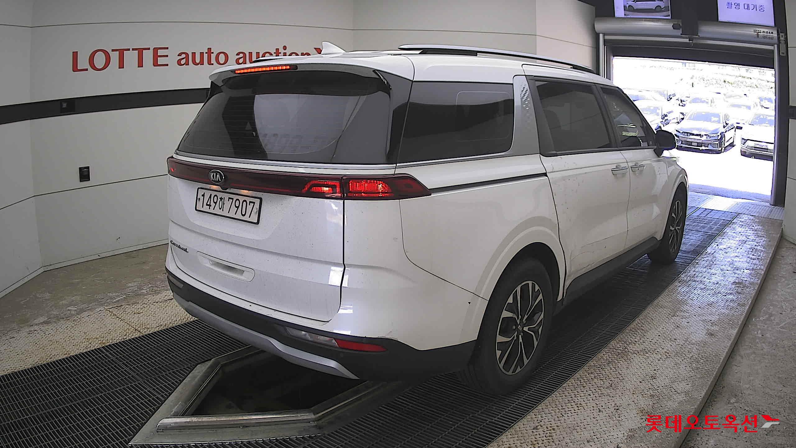 Kia Carnival - 5