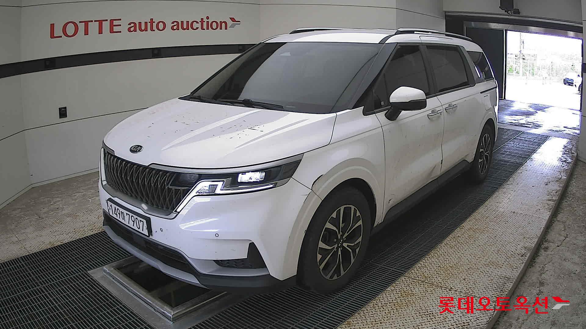 Kia Carnival - 3