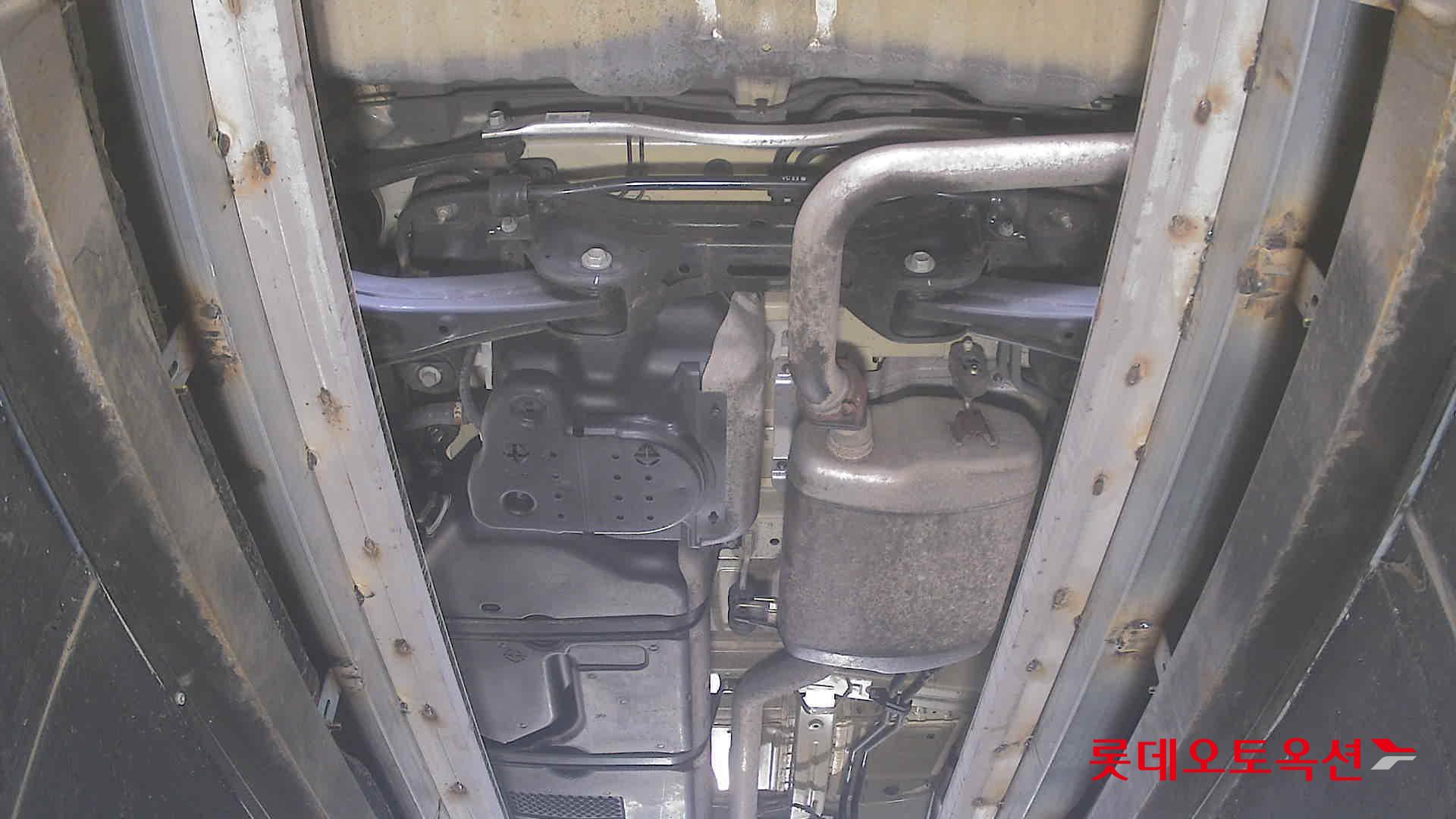 Kia Carnival - 2