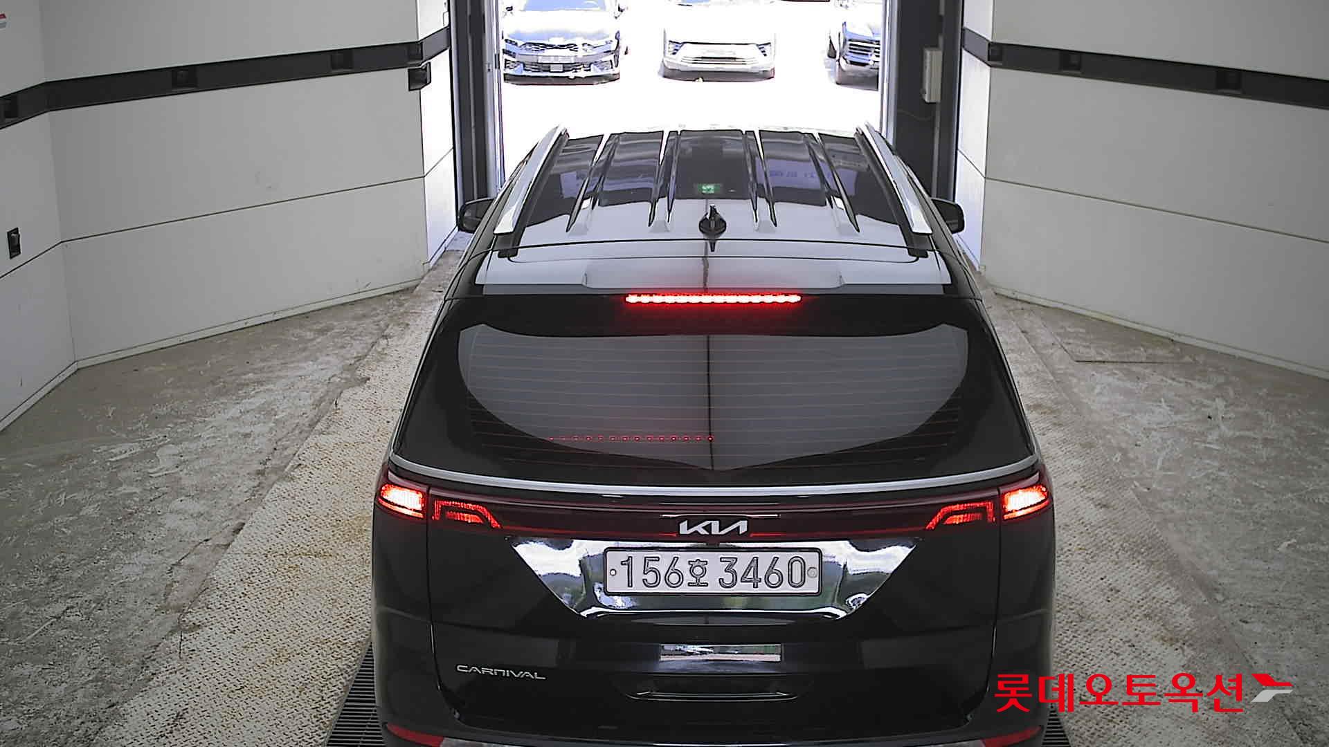 Kia Carnival - 17