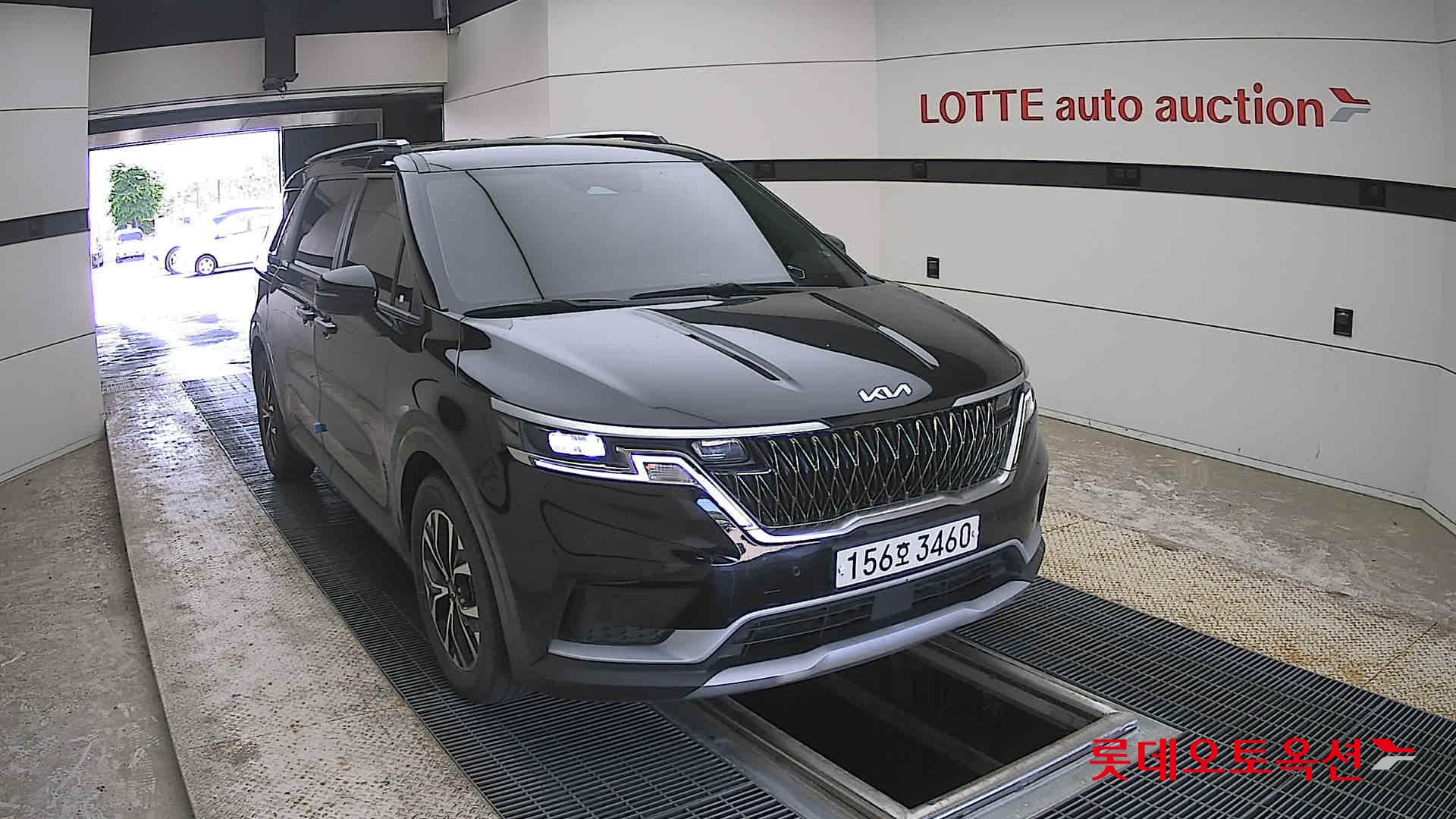 Kia Carnival - 24