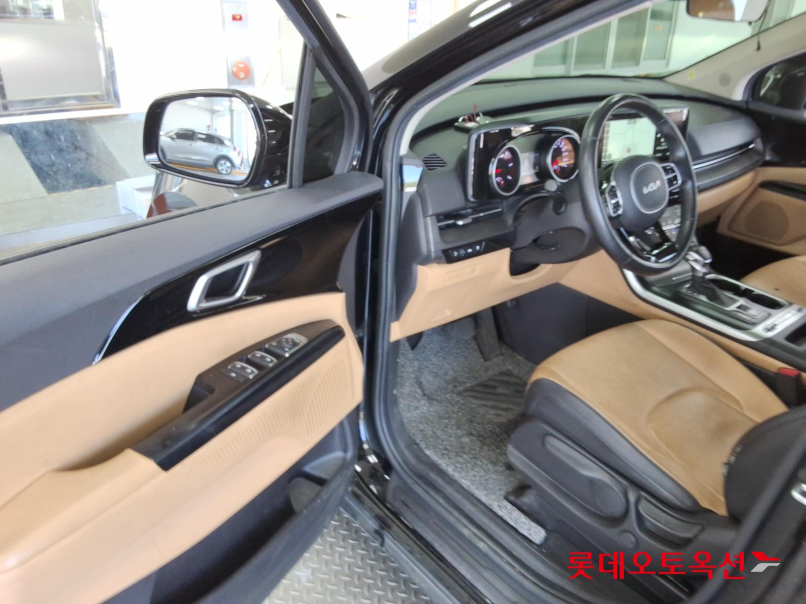 Kia Carnival - 36