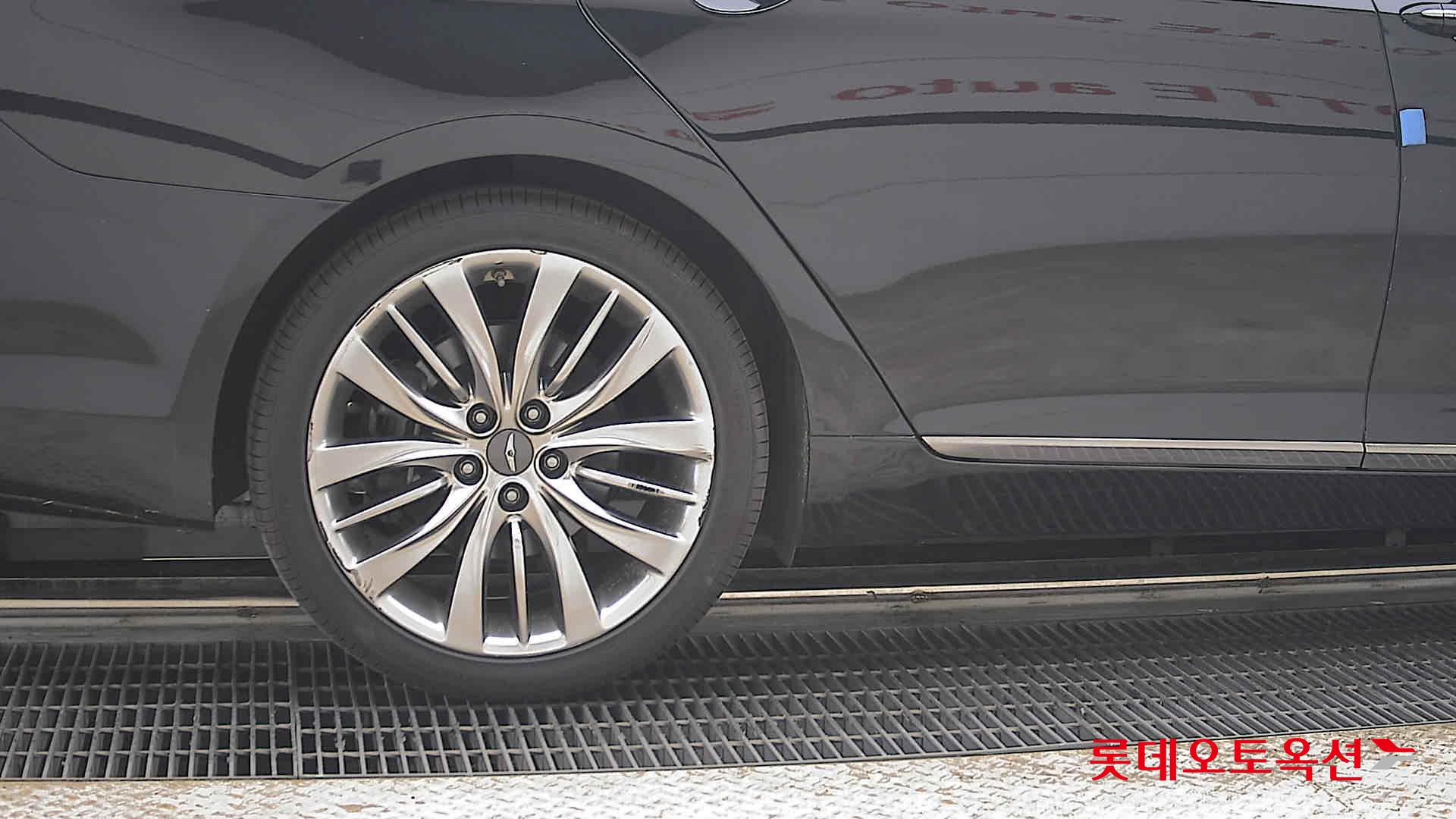 Genesis G80 - 28