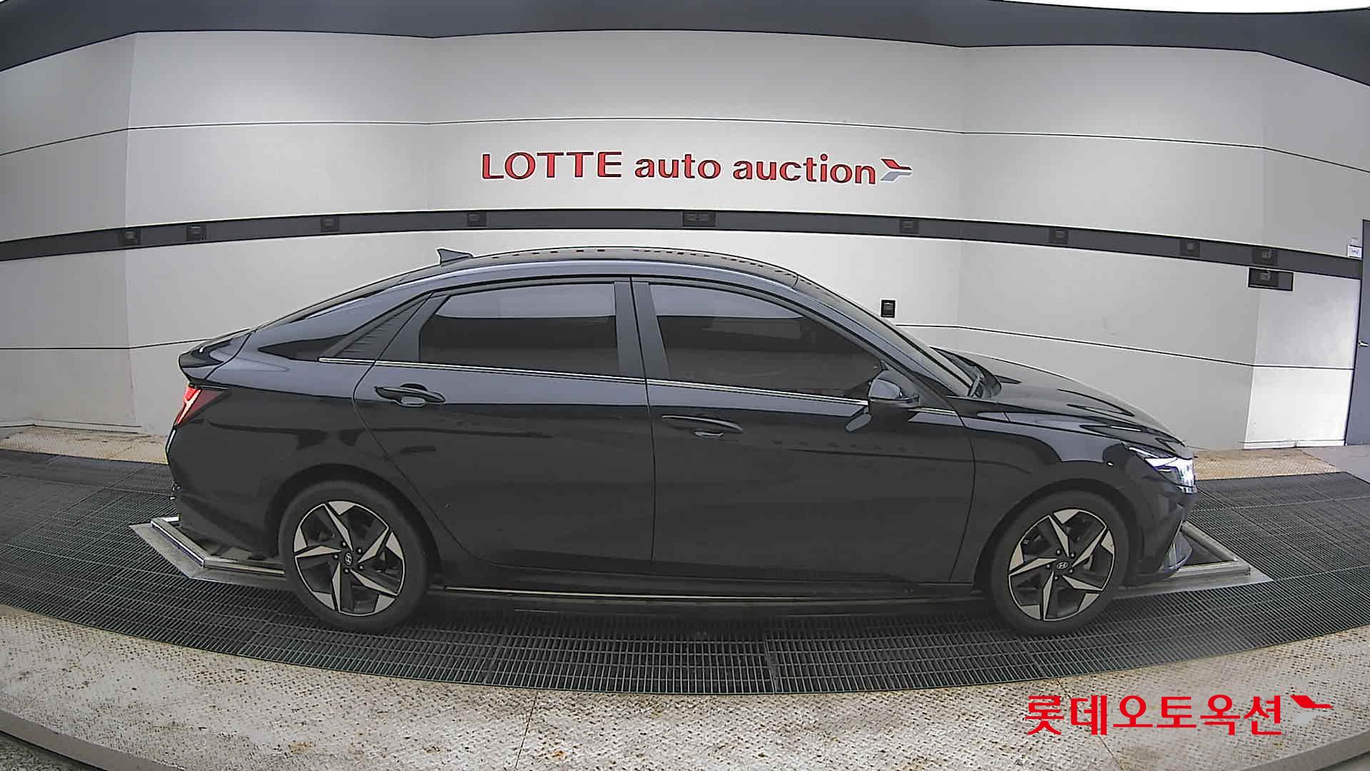 Hyundai Elantra - 21
