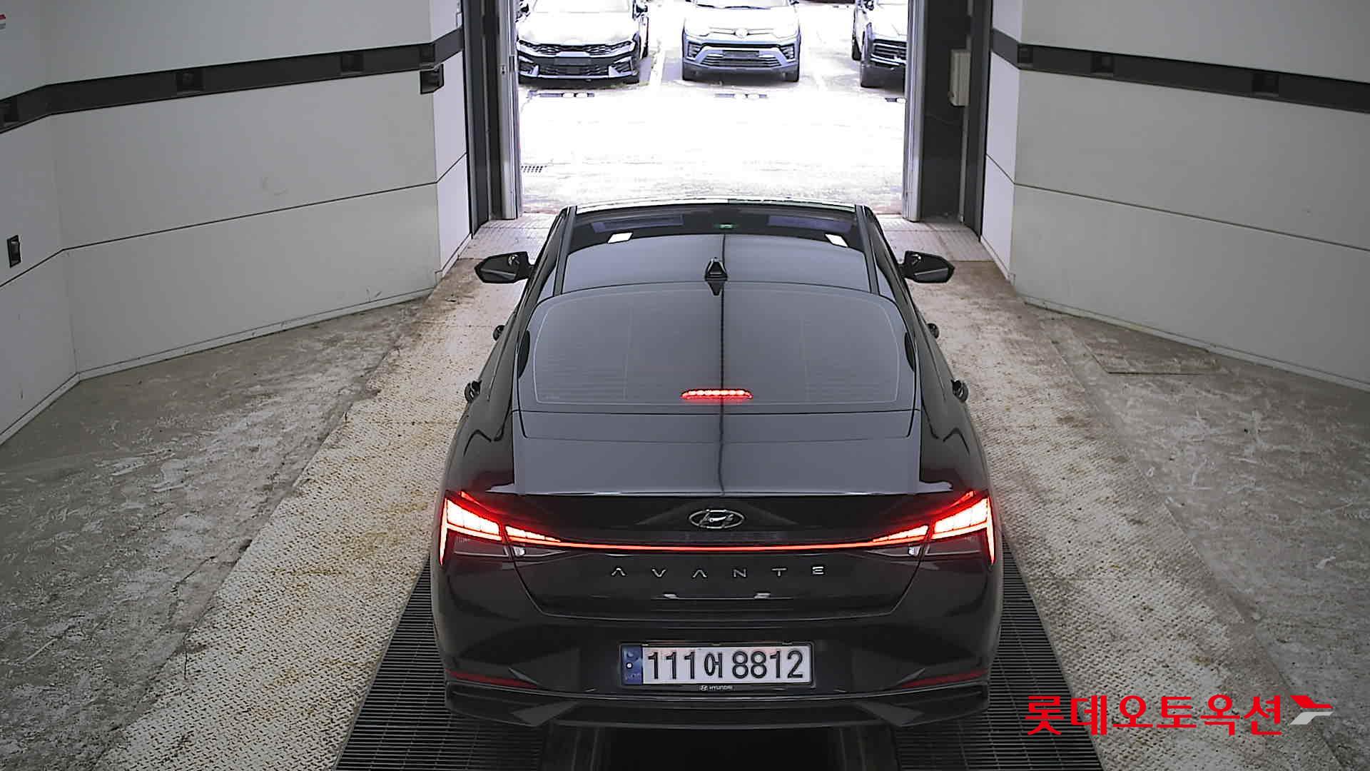 Hyundai Elantra - 17