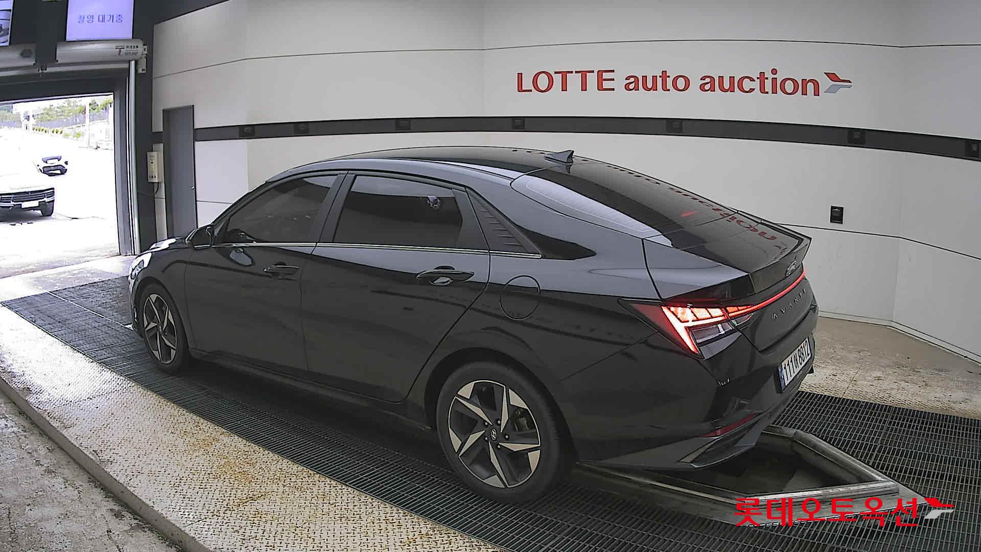 Hyundai Elantra - 15
