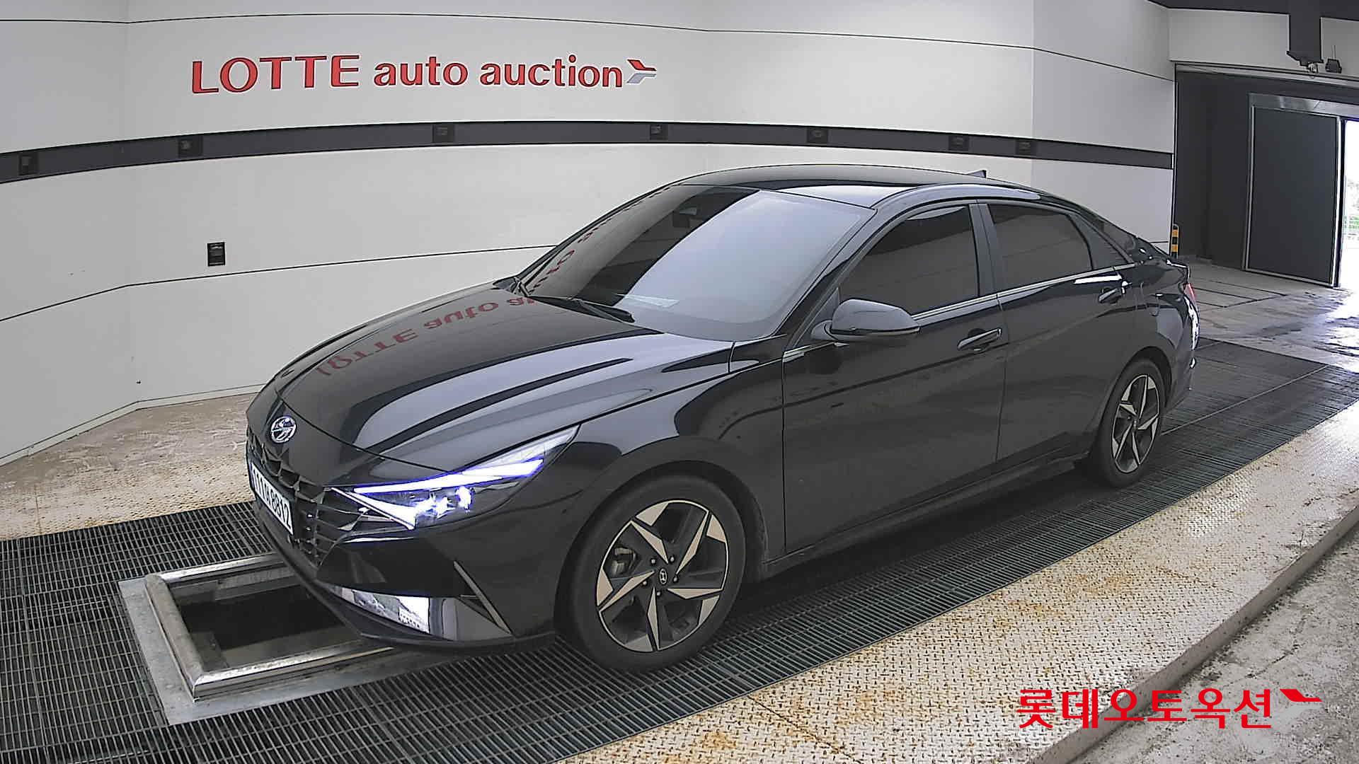 Hyundai Elantra - 11