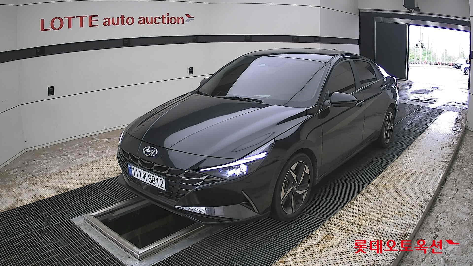 Hyundai Elantra - 3