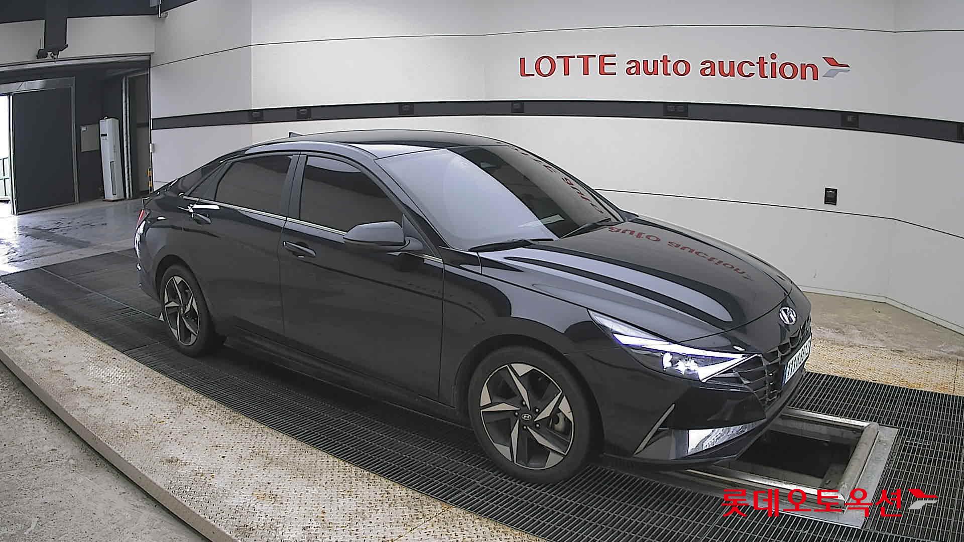 Hyundai Elantra - 23