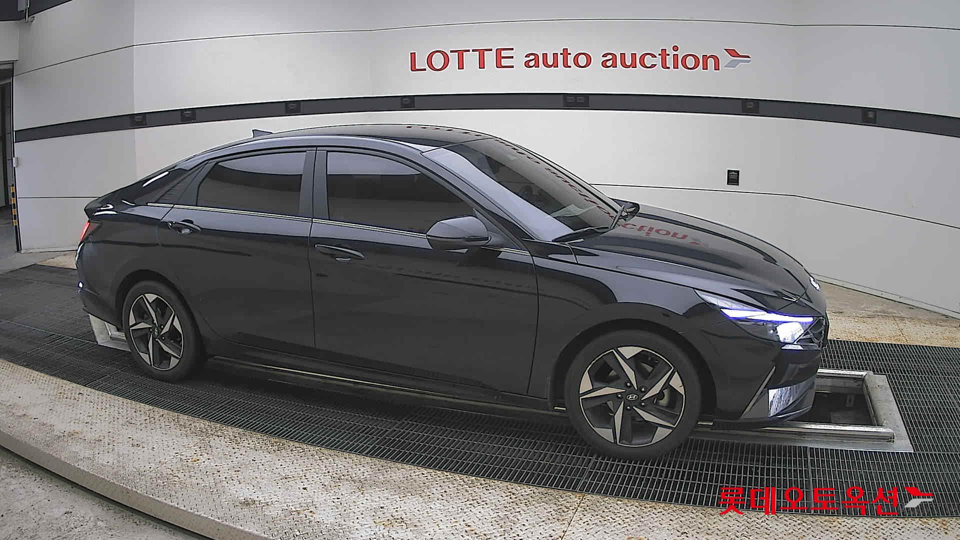 Hyundai Elantra - 22