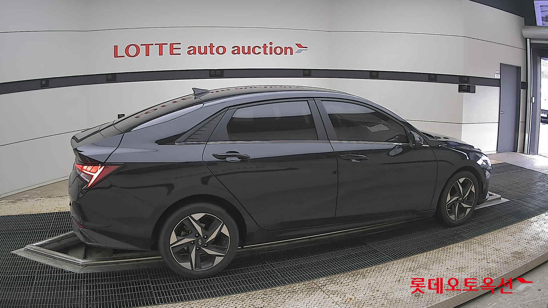 Hyundai Elantra - 20
