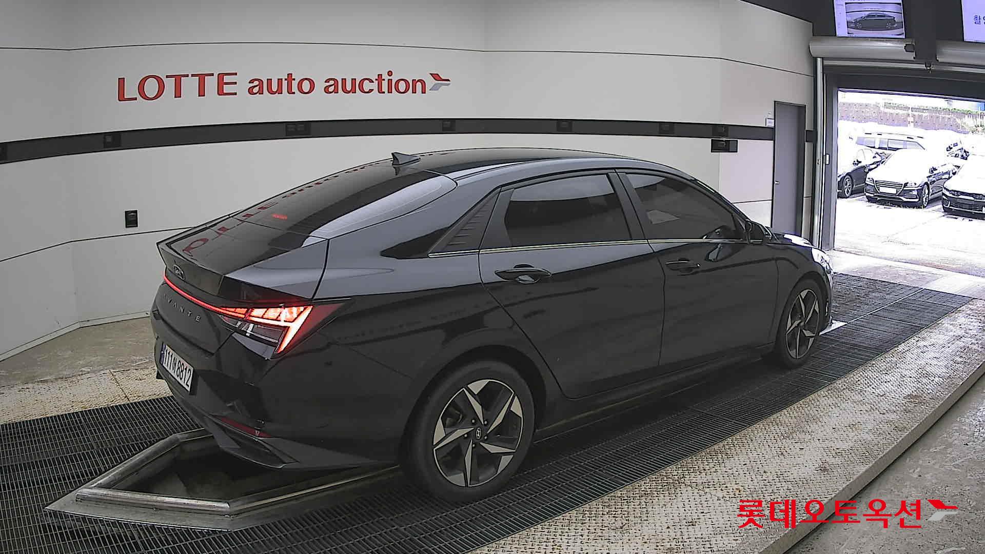 Hyundai Elantra - 19