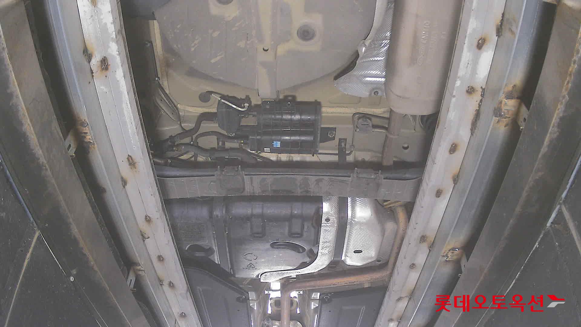 Hyundai Elantra - 2