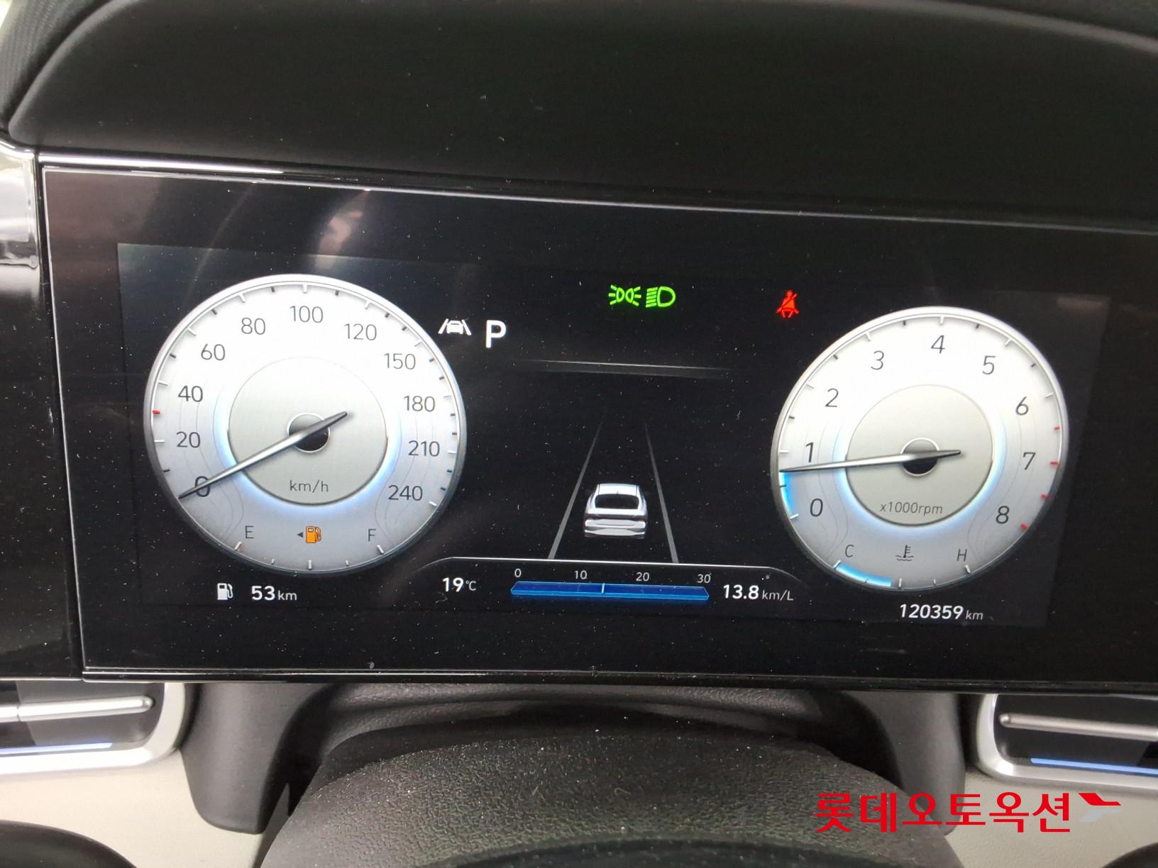 Hyundai Elantra - 35