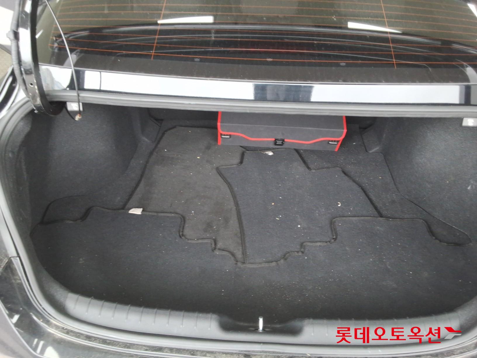Hyundai Elantra - 9