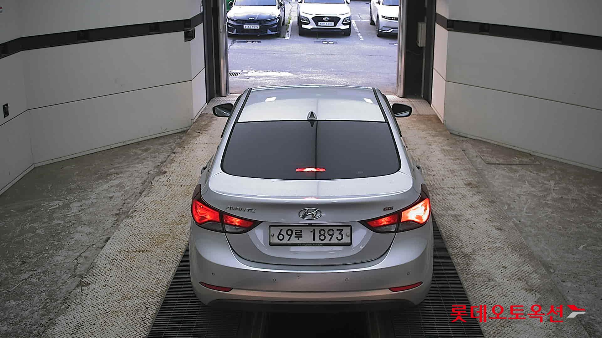 2014 - hyundai avante