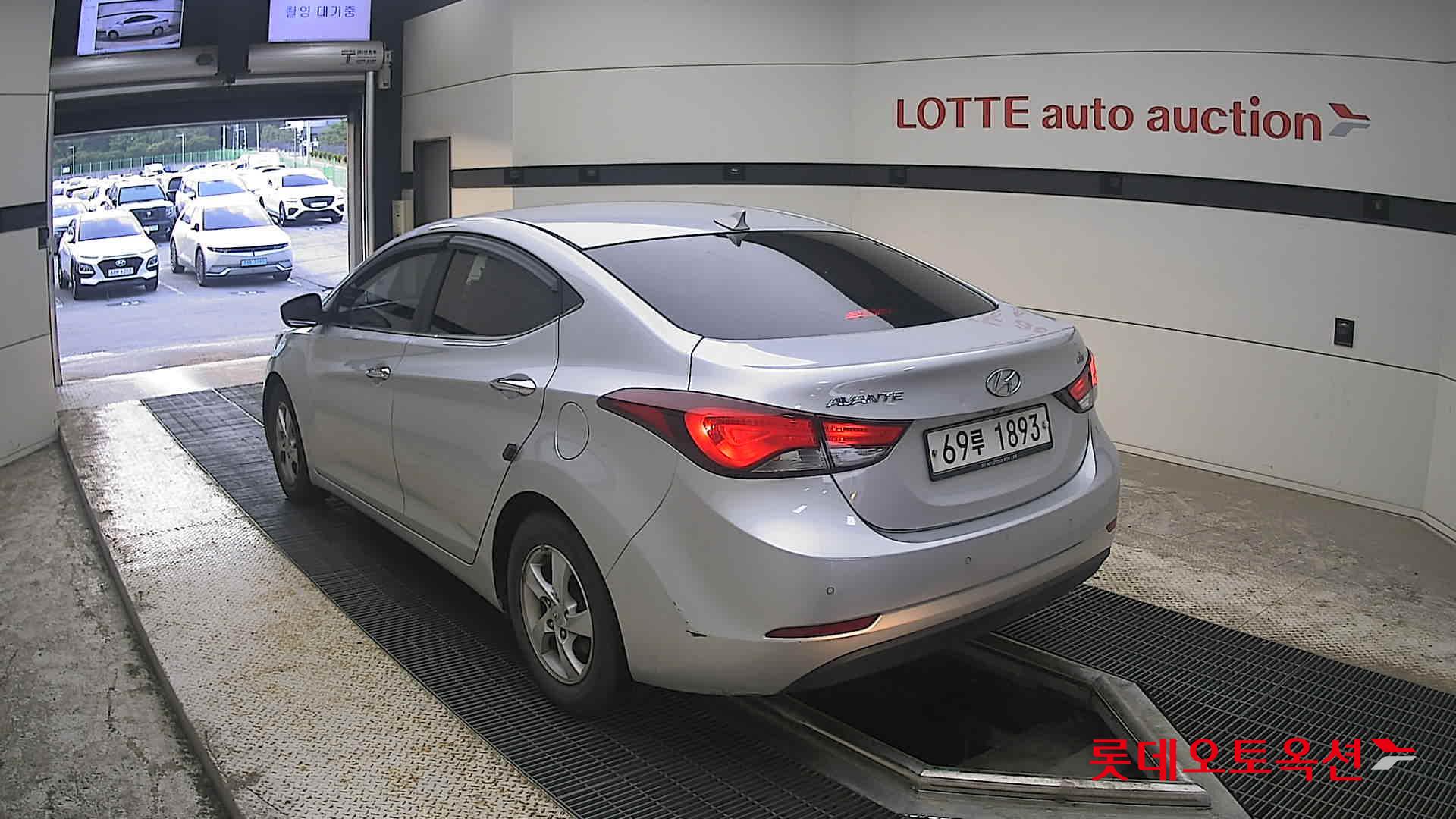 2014 - hyundai avante