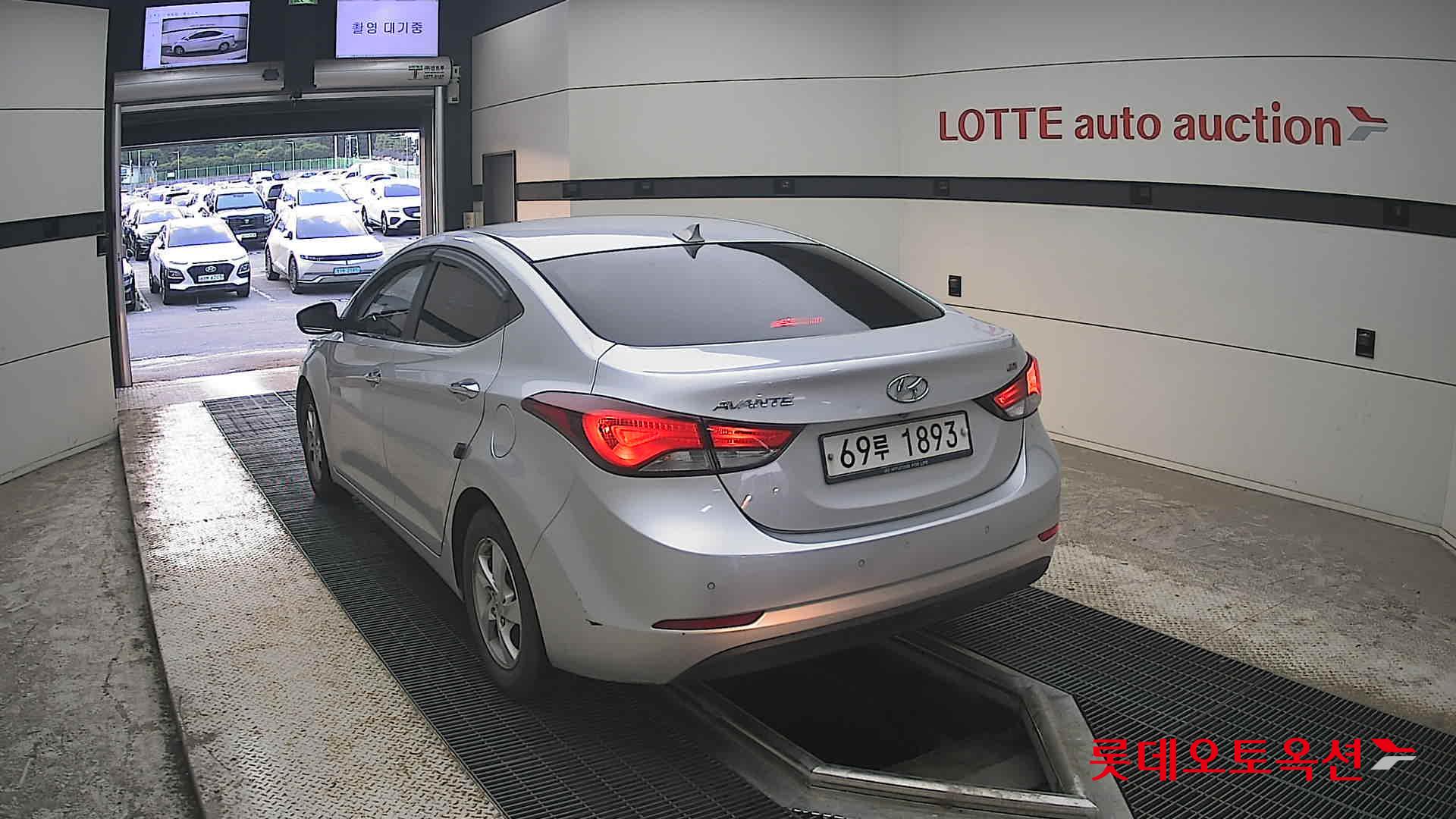 2014 - hyundai avante