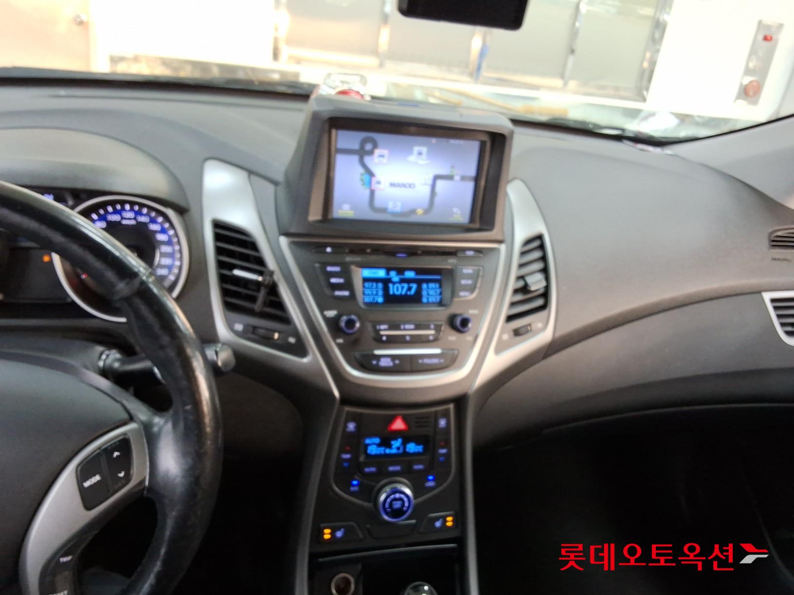 2014 - hyundai avante