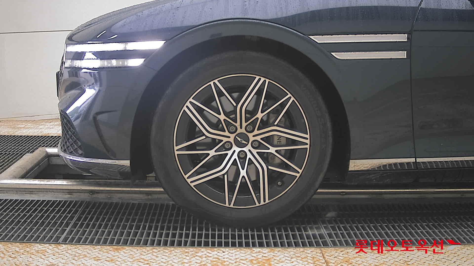 제네시스 G90 - 25