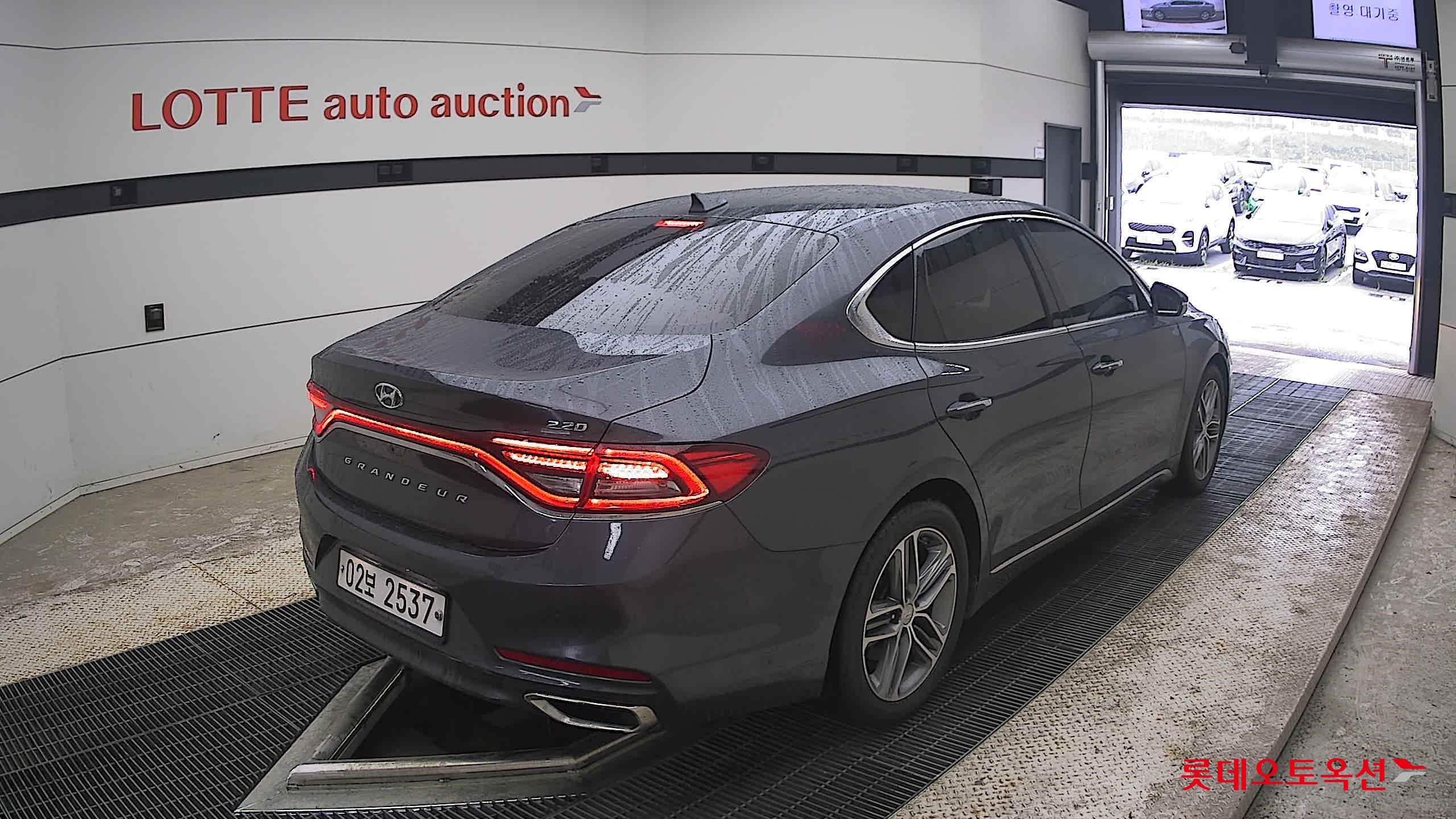 2019 - hyundai grandeur