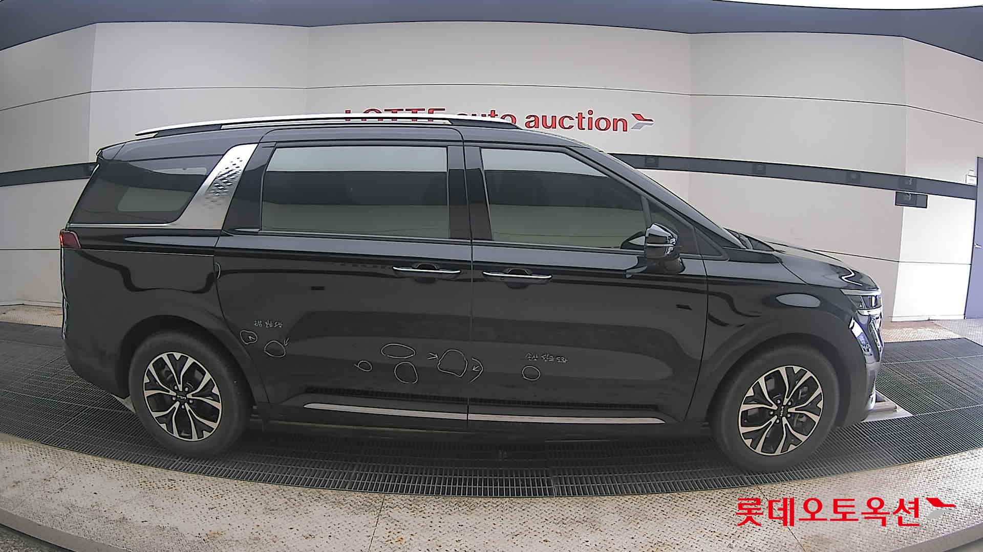 2022 - kia carnival