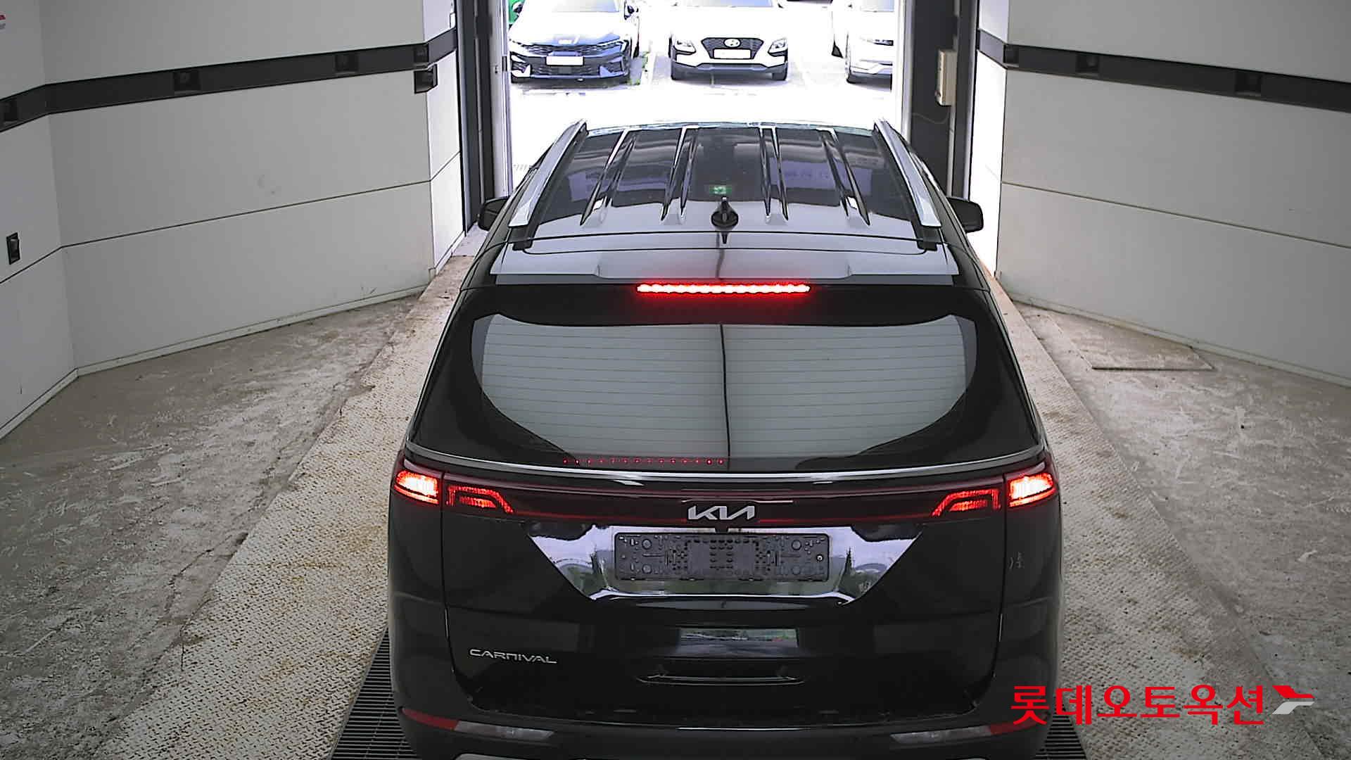 2022 - kia carnival