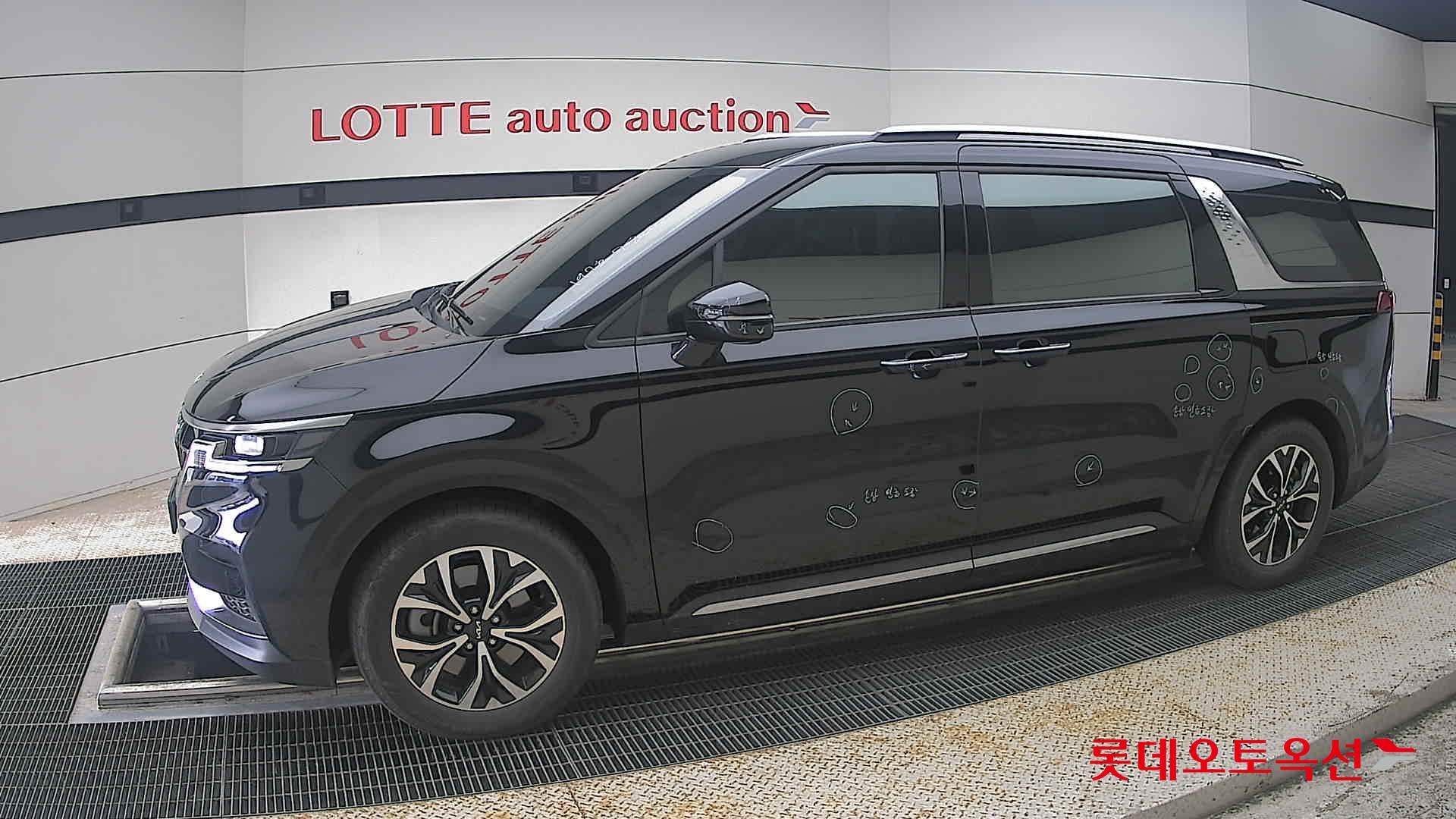 2022 - kia carnival