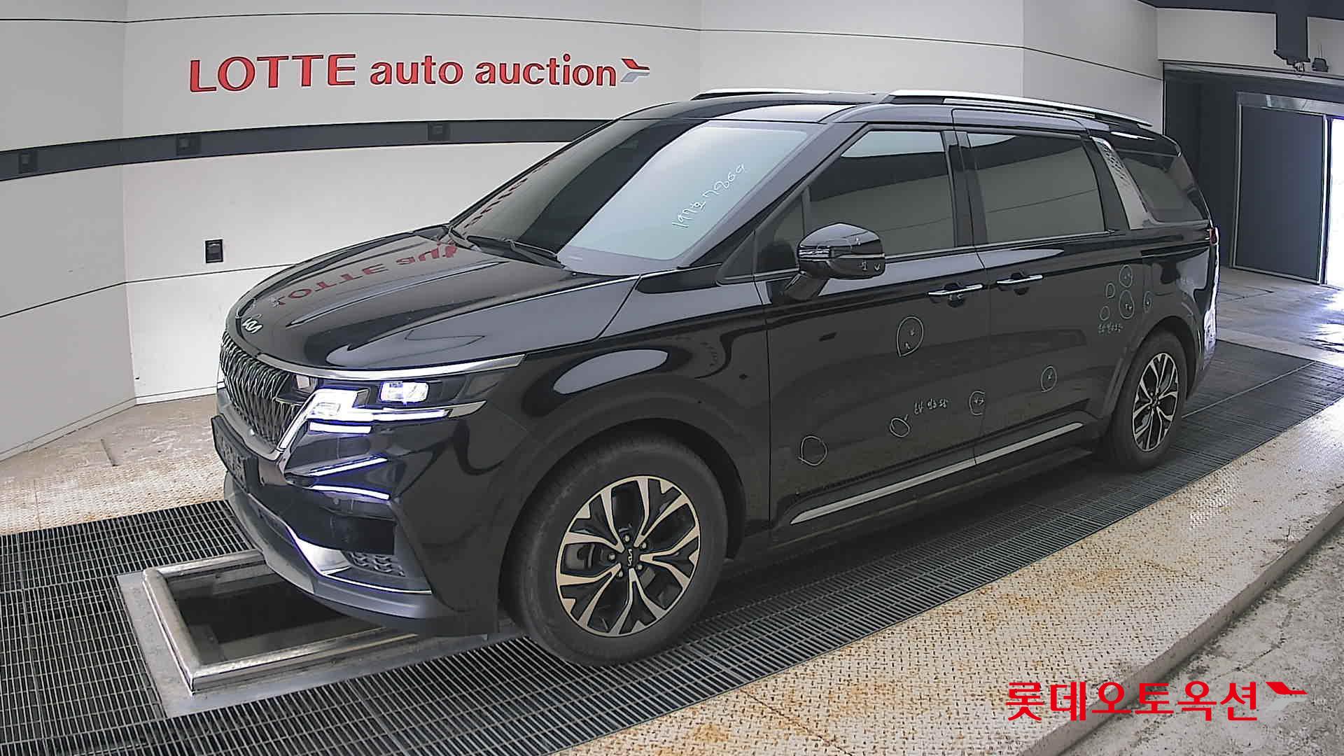 2022 - kia carnival