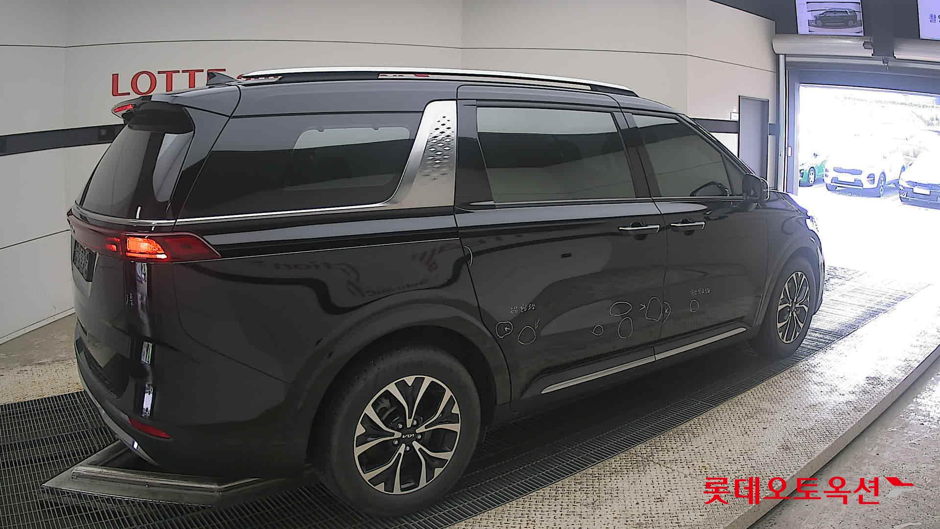 2022 - kia carnival
