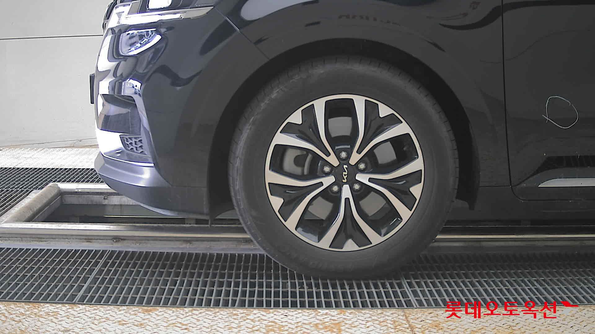 2022 - kia carnival