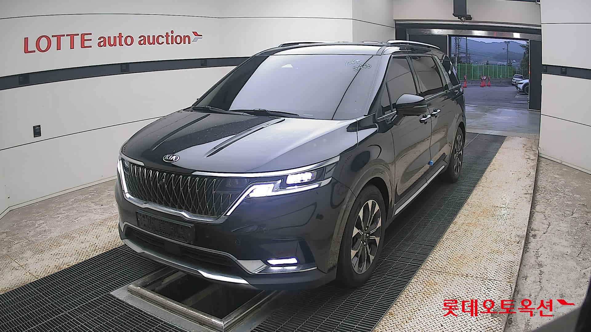 2021 - kia carnival