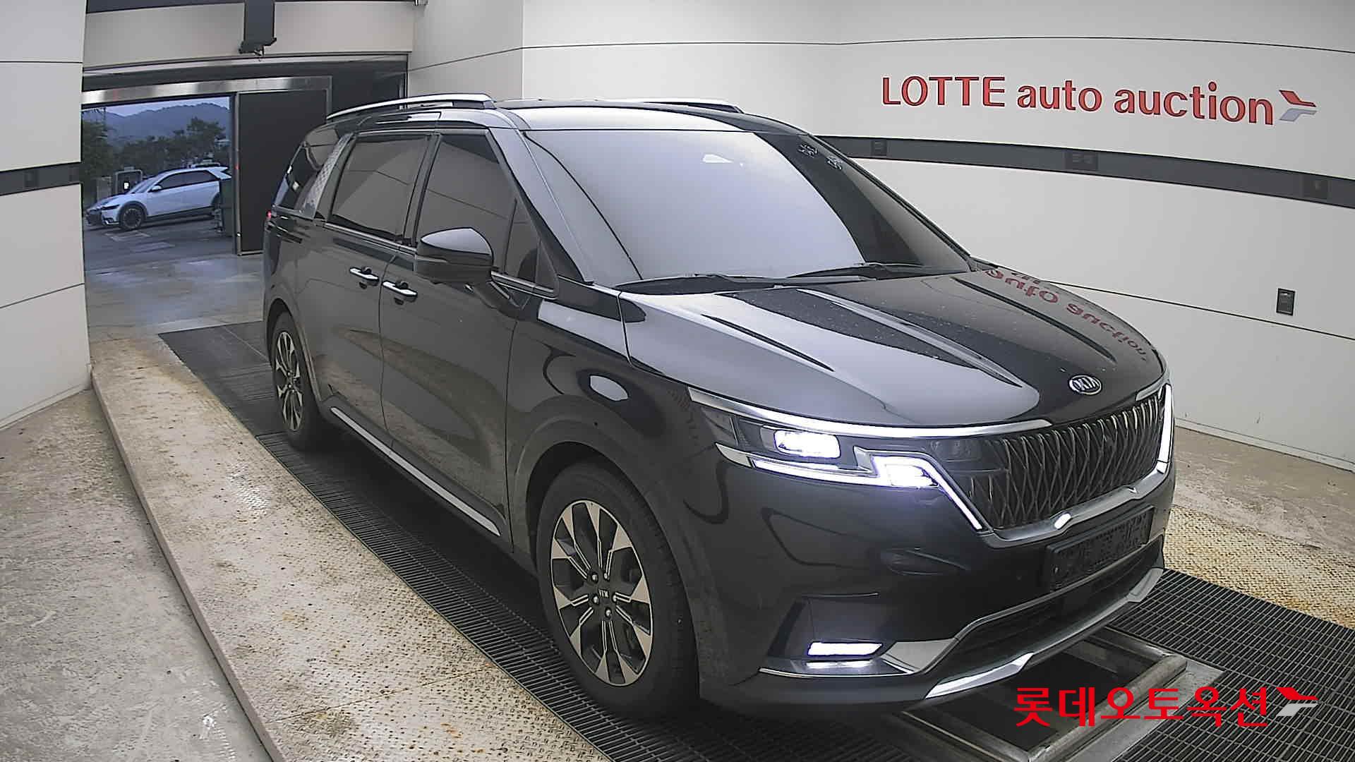 2021 - kia carnival