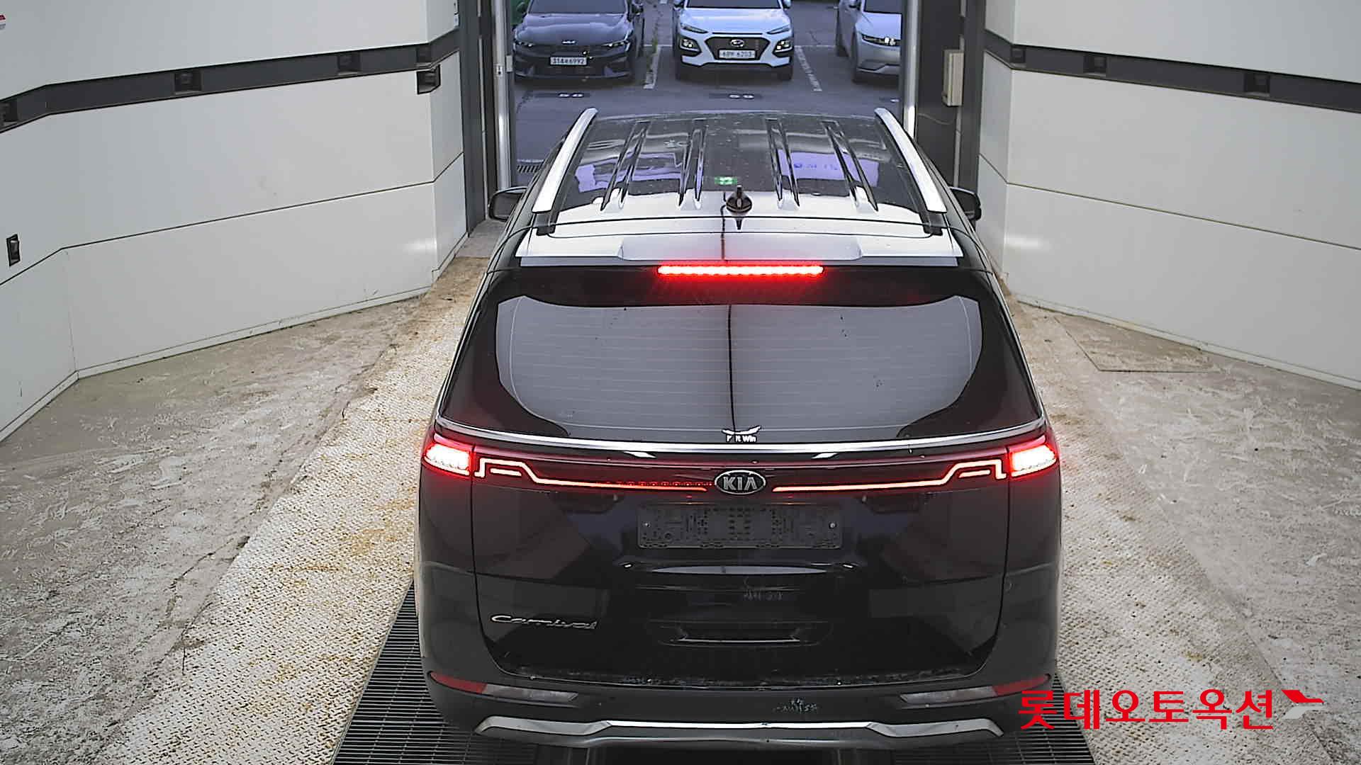2021 - kia carnival