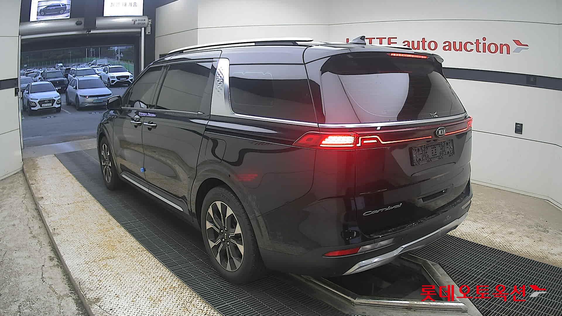 2021 - kia carnival