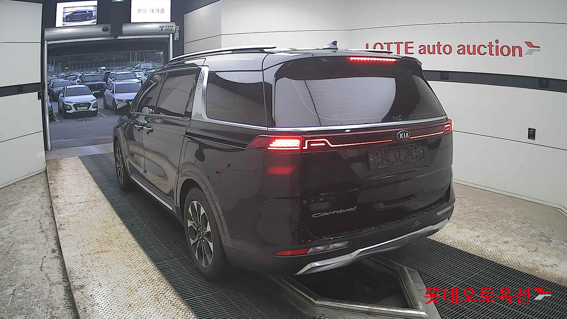 2021 - kia carnival