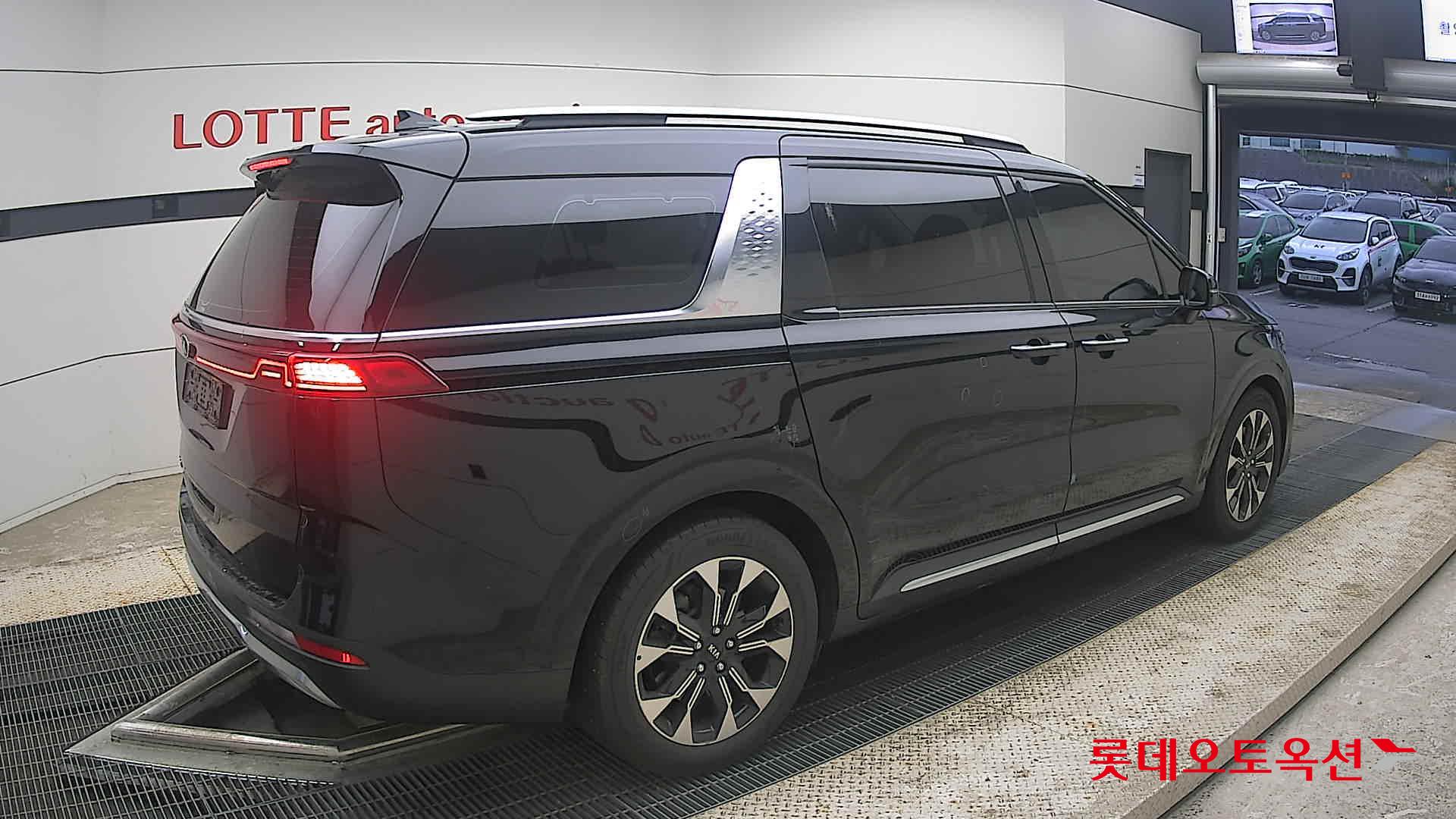 2021 - kia carnival