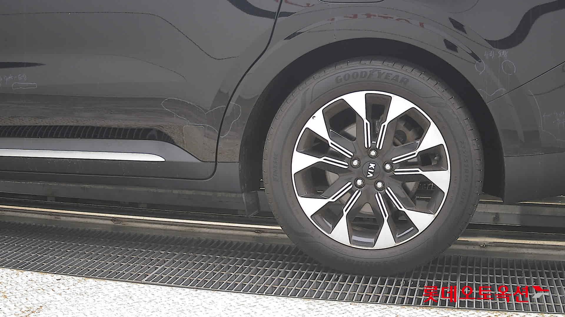 2021 - kia carnival