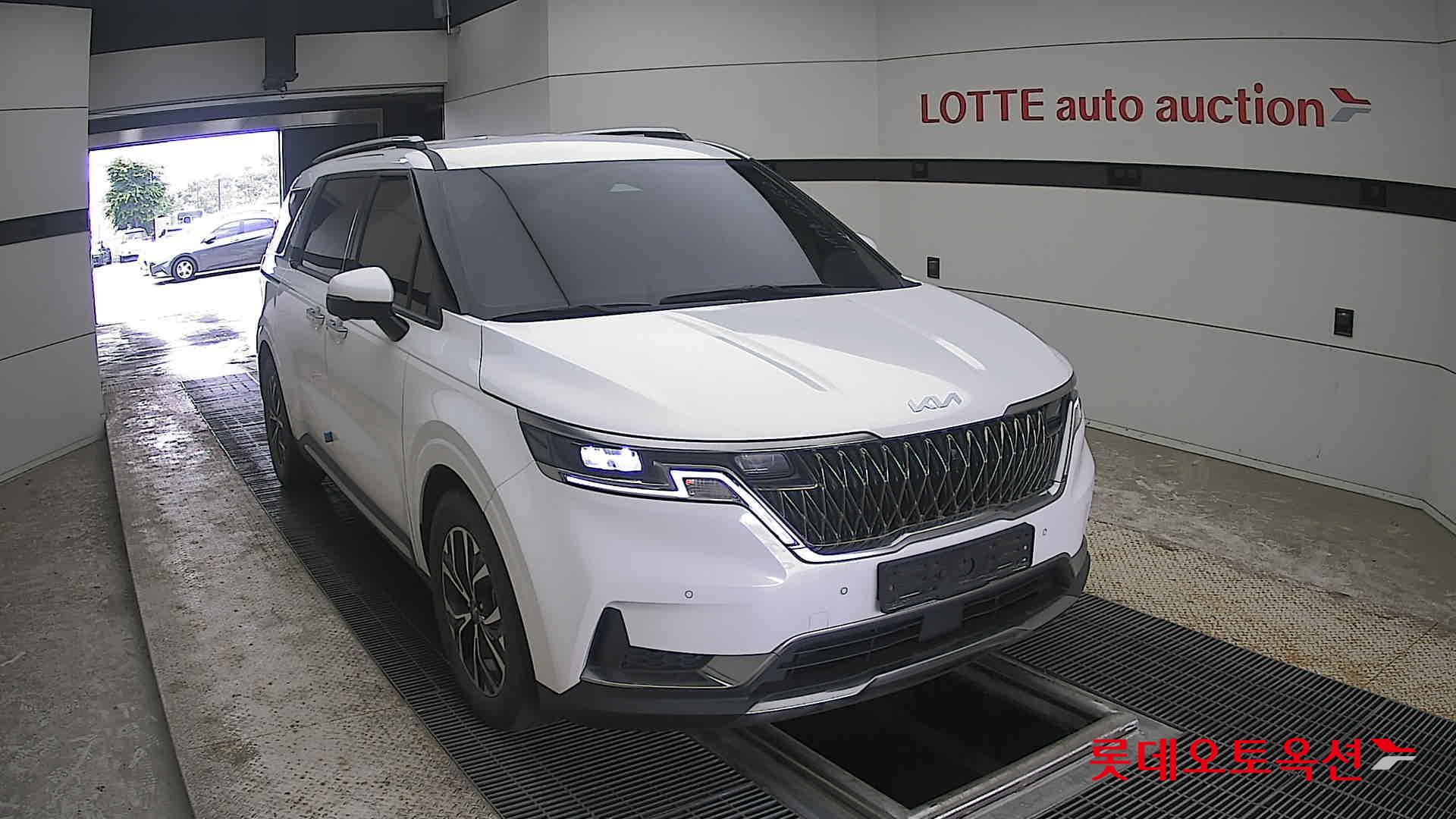 2023 - kia carnival