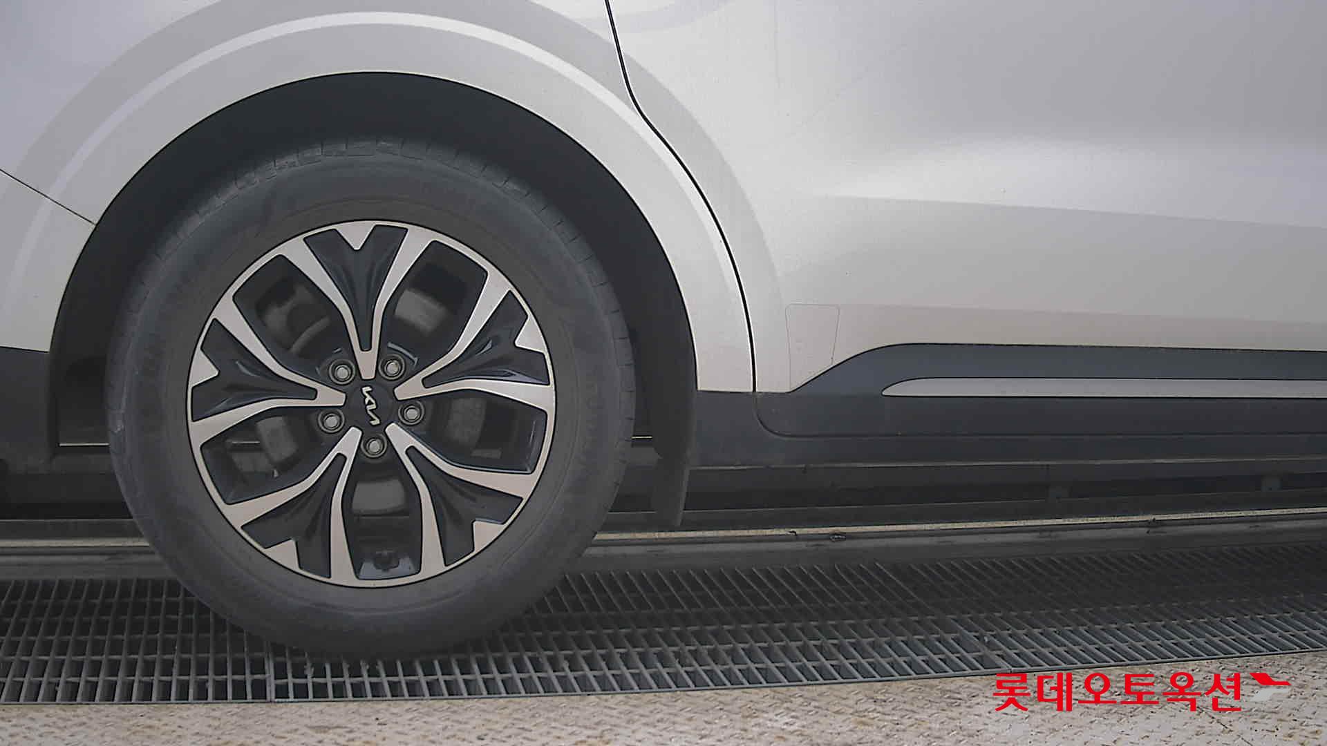 2023 - kia carnival