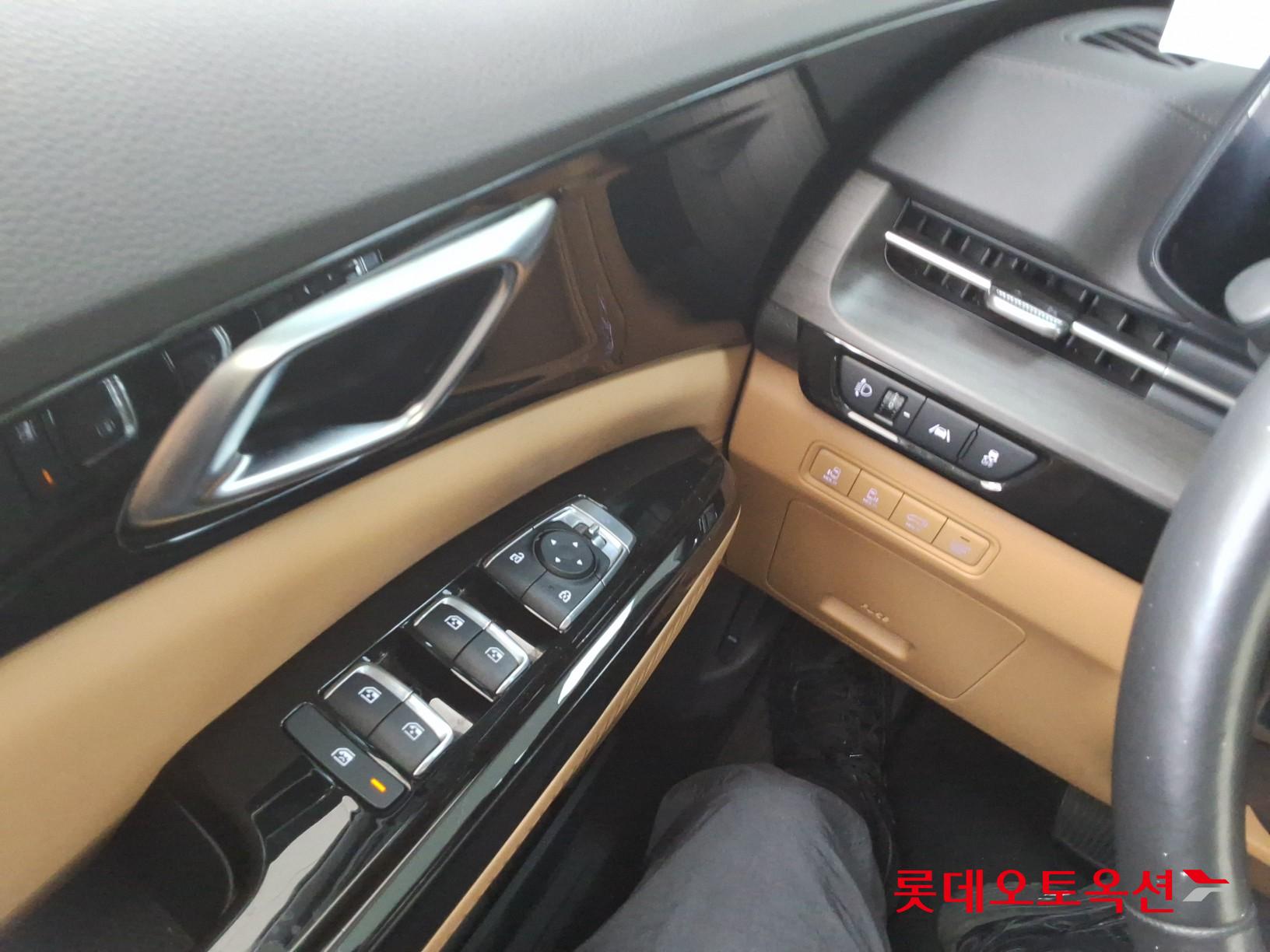 2023 - kia carnival