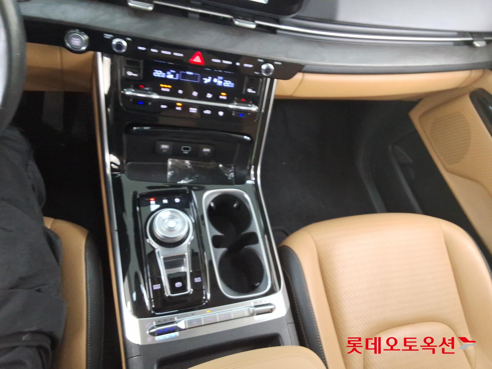 2023 - kia carnival