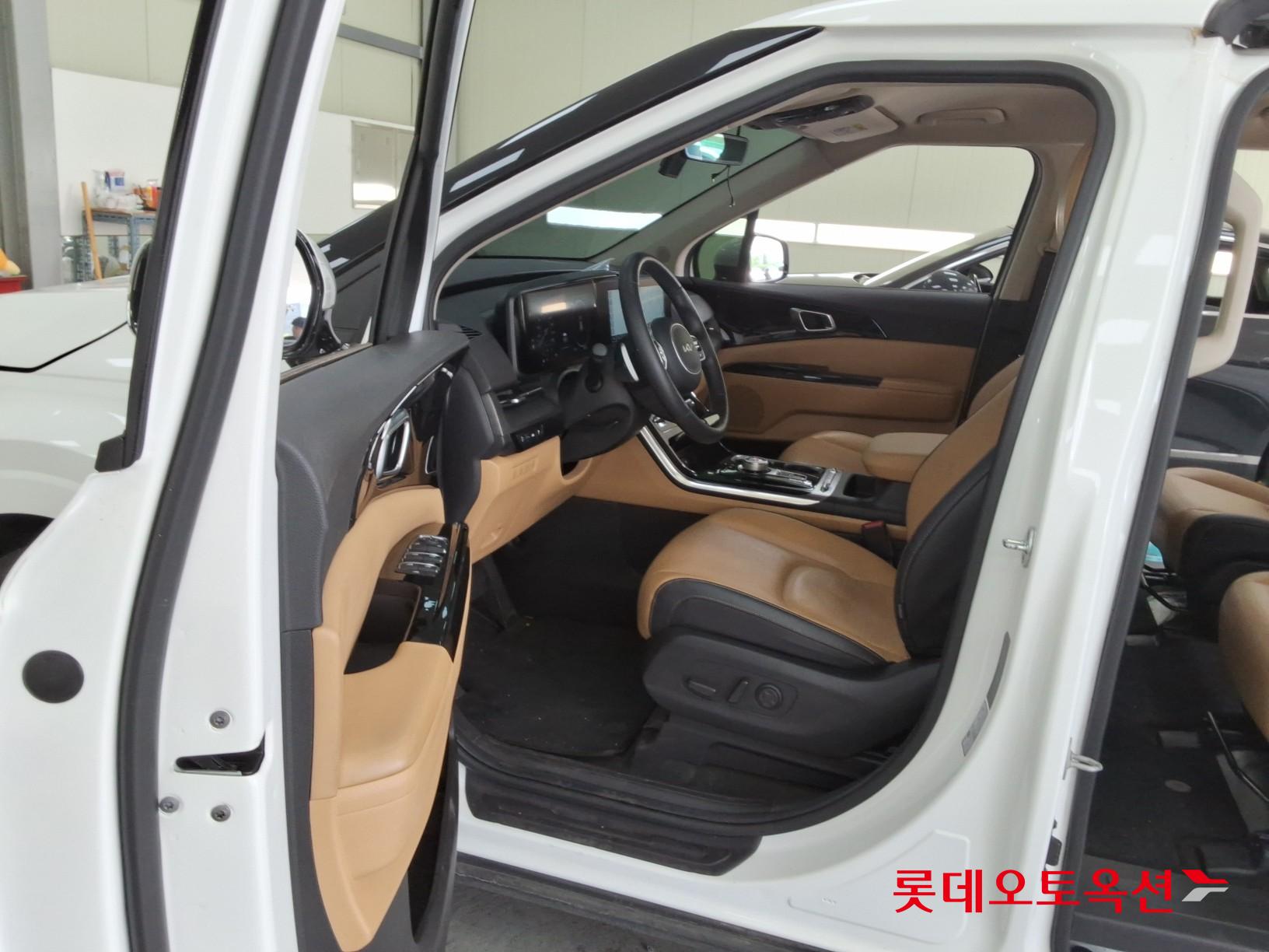 2023 - kia carnival