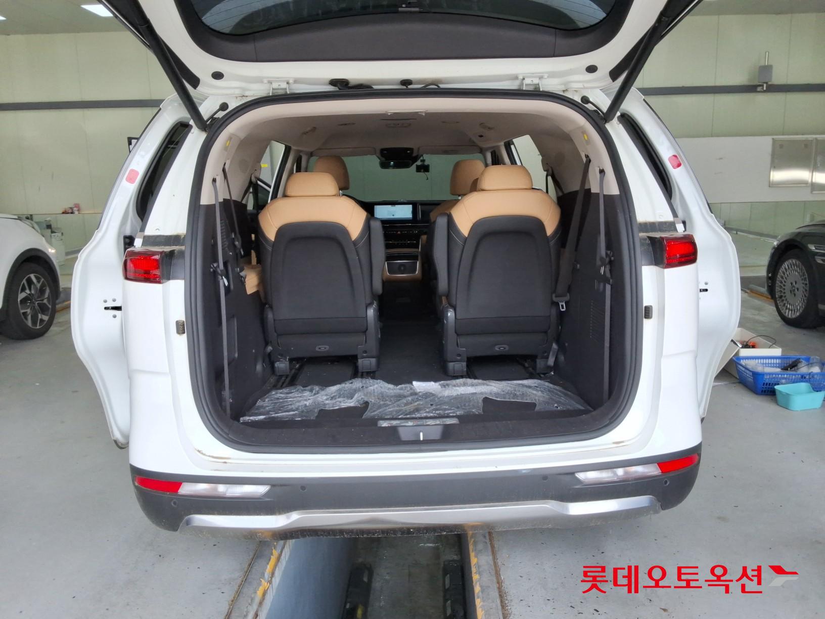 2023 - kia carnival