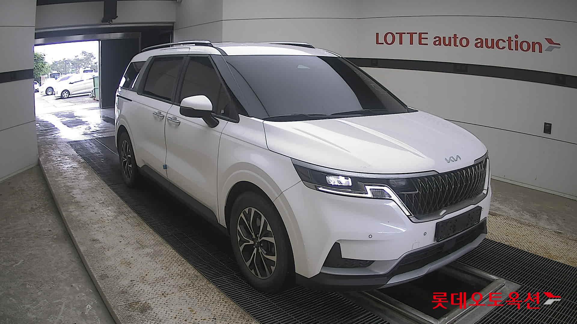 2023 - kia carnival