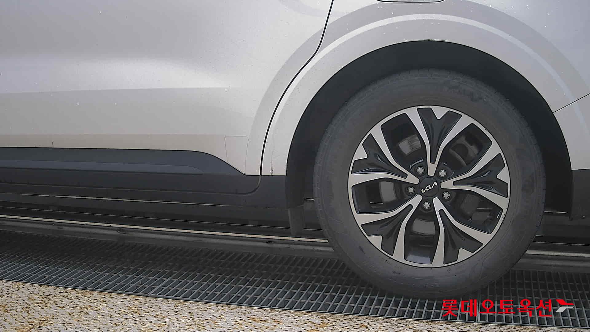 2023 - kia carnival