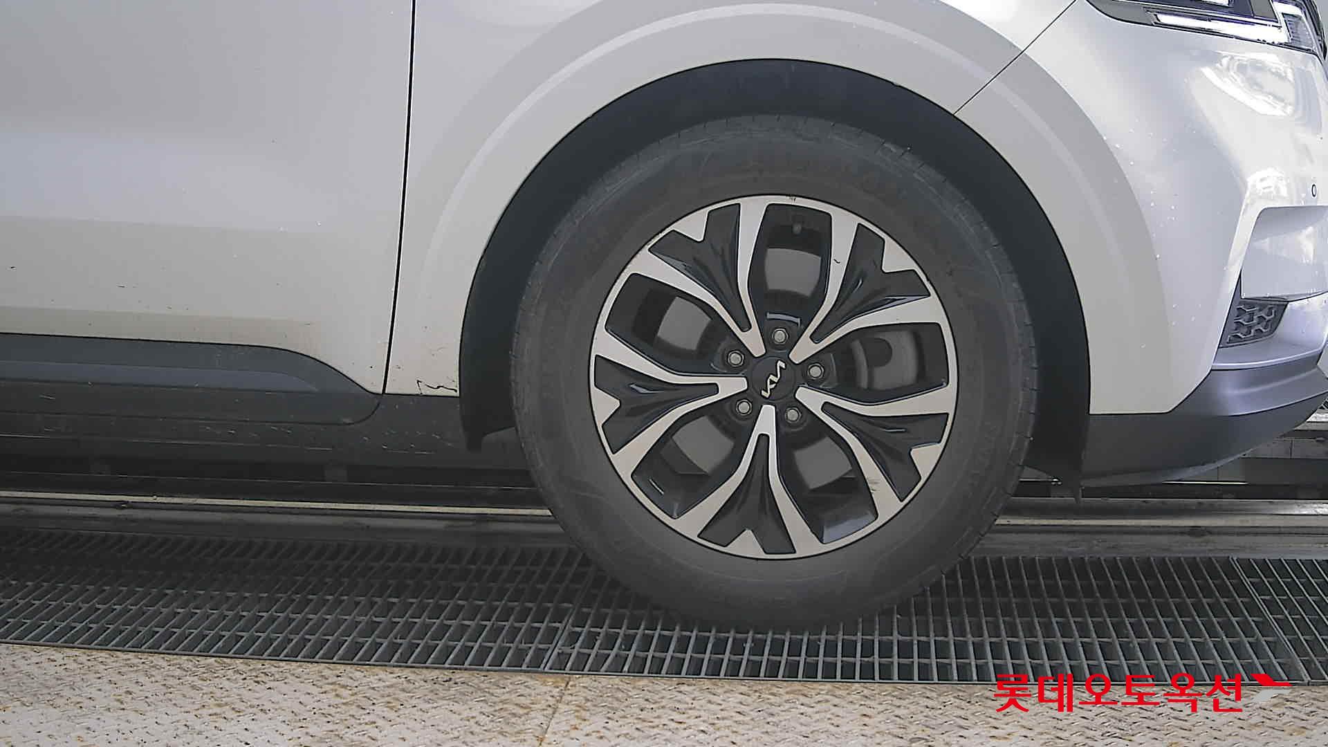 2023 - kia carnival