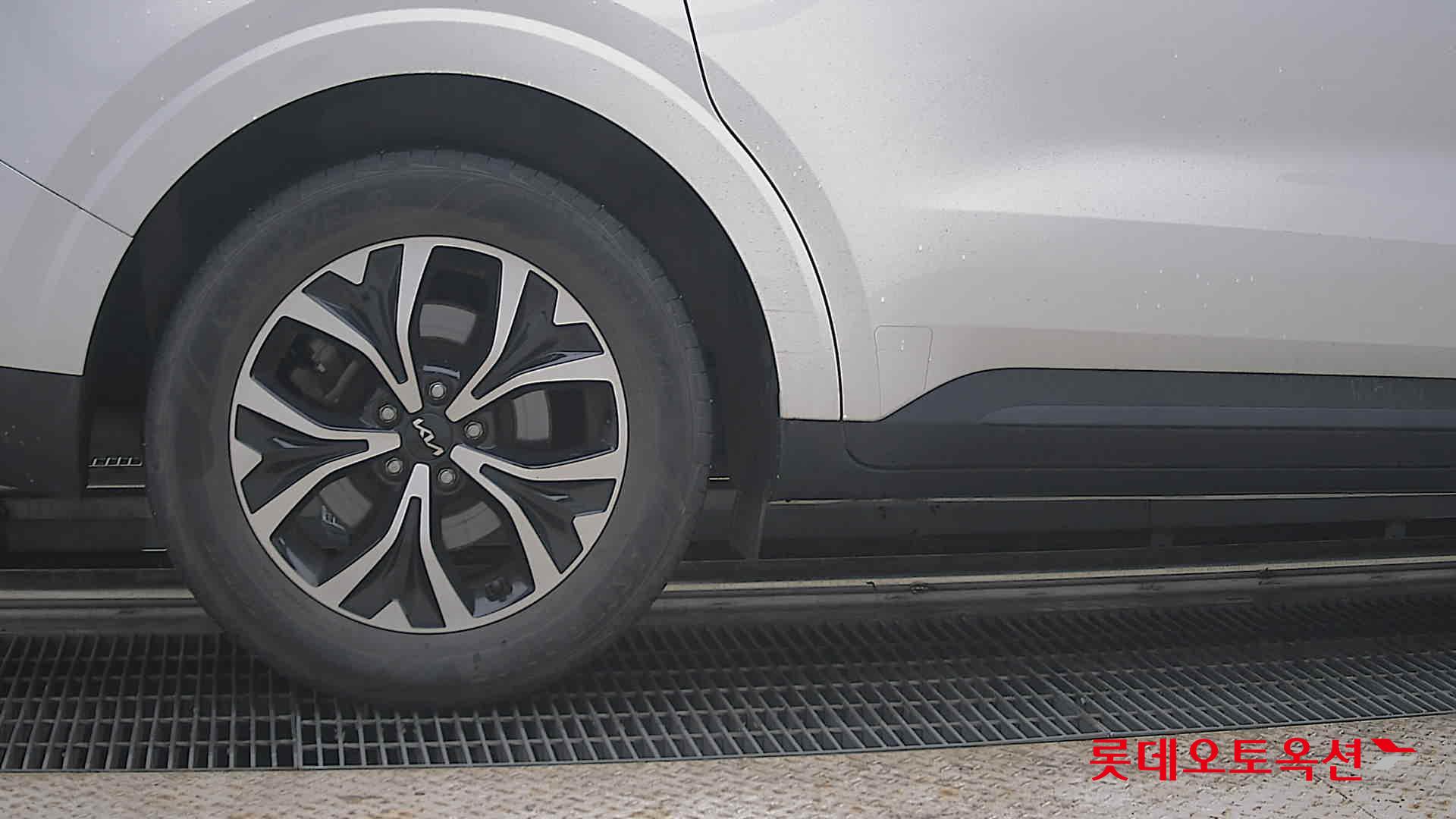 2023 - kia carnival