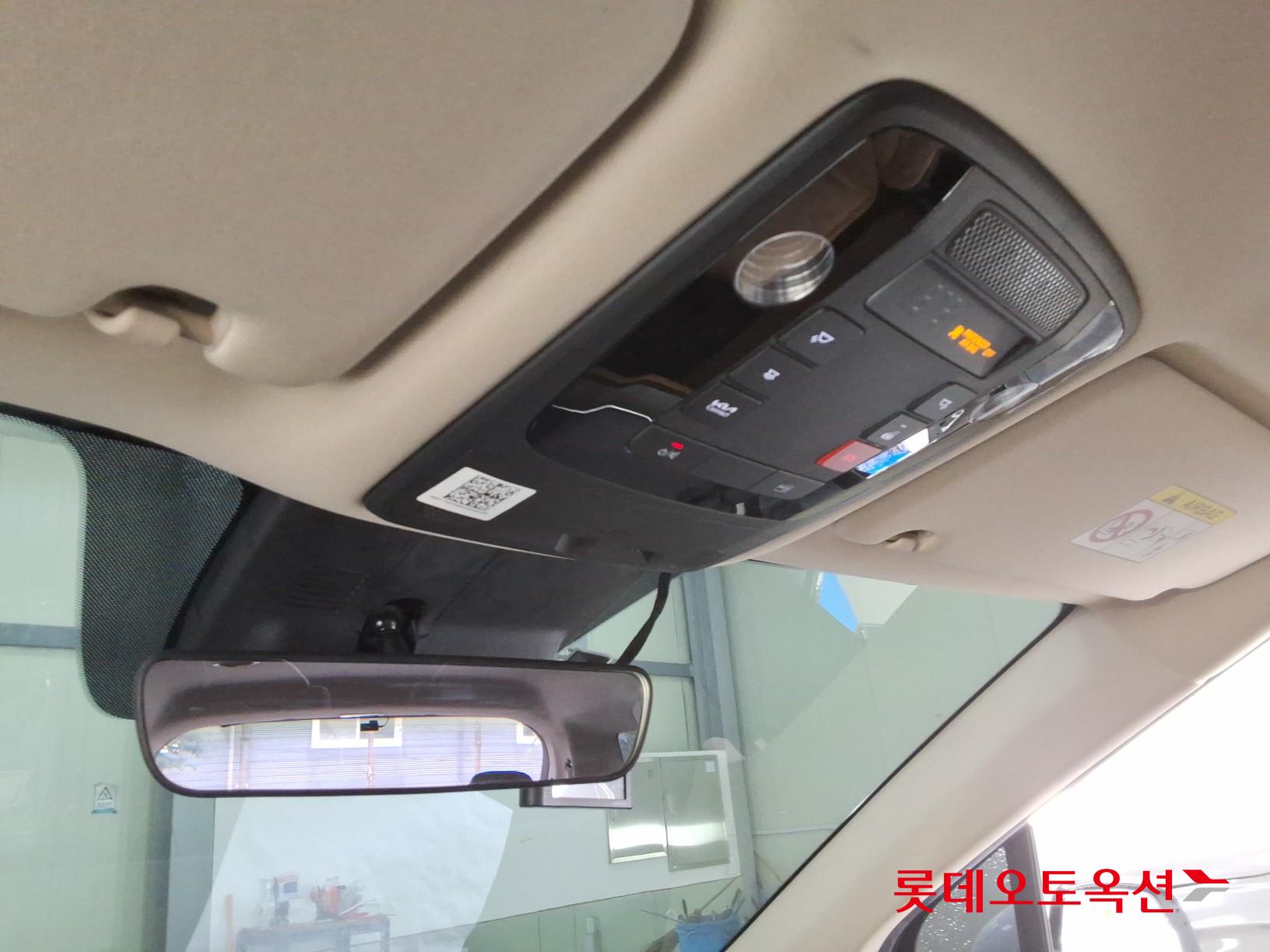 2023 - kia carnival