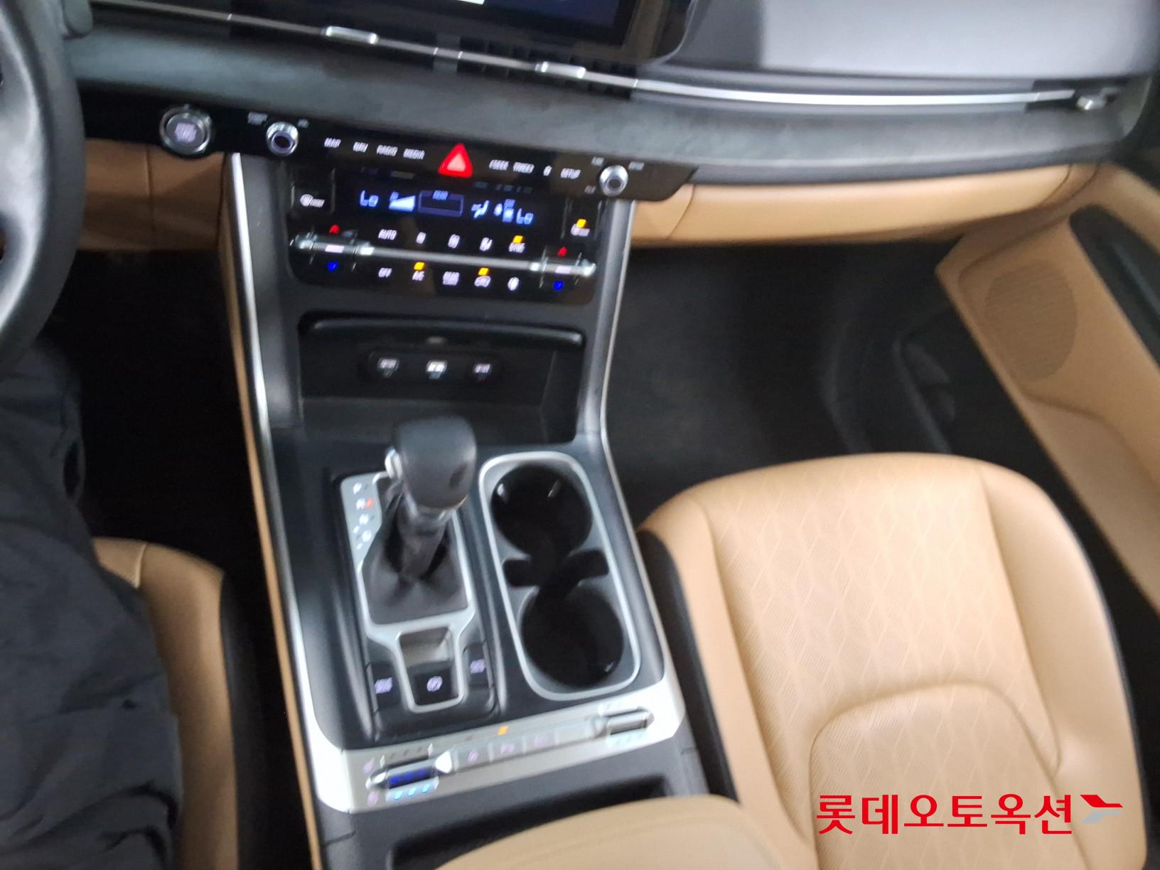 2023 - kia carnival
